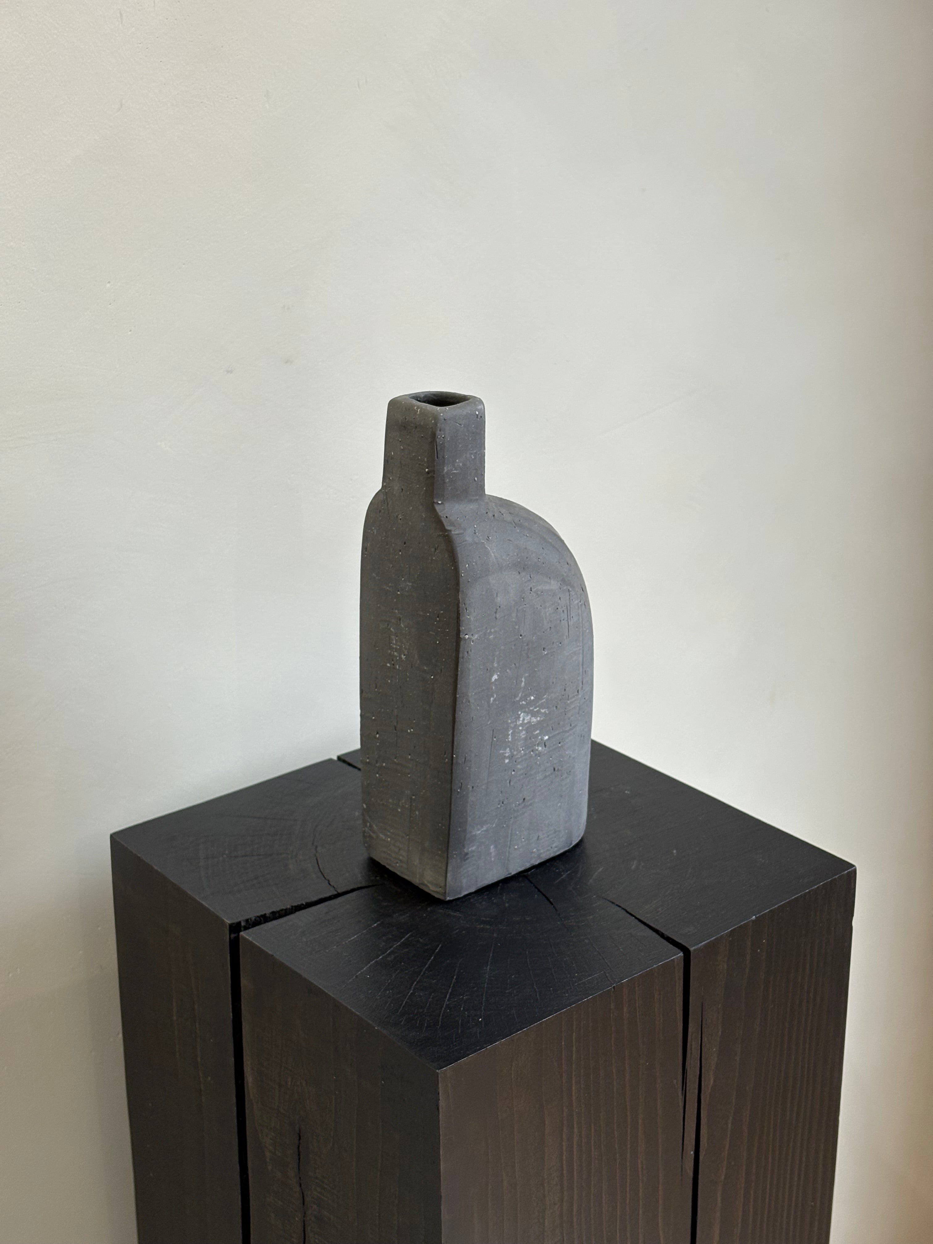 KARIS III | VASE