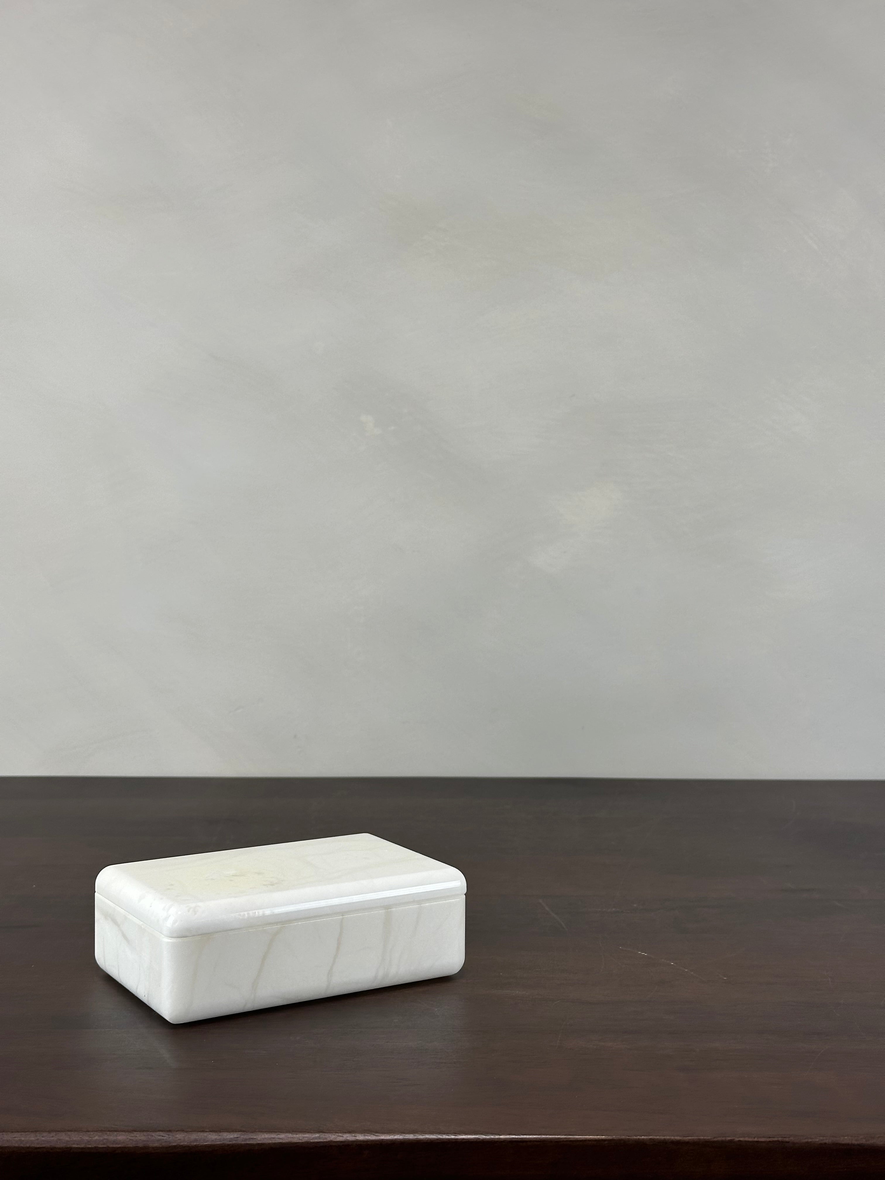 MARBLE DISH WITH LID
