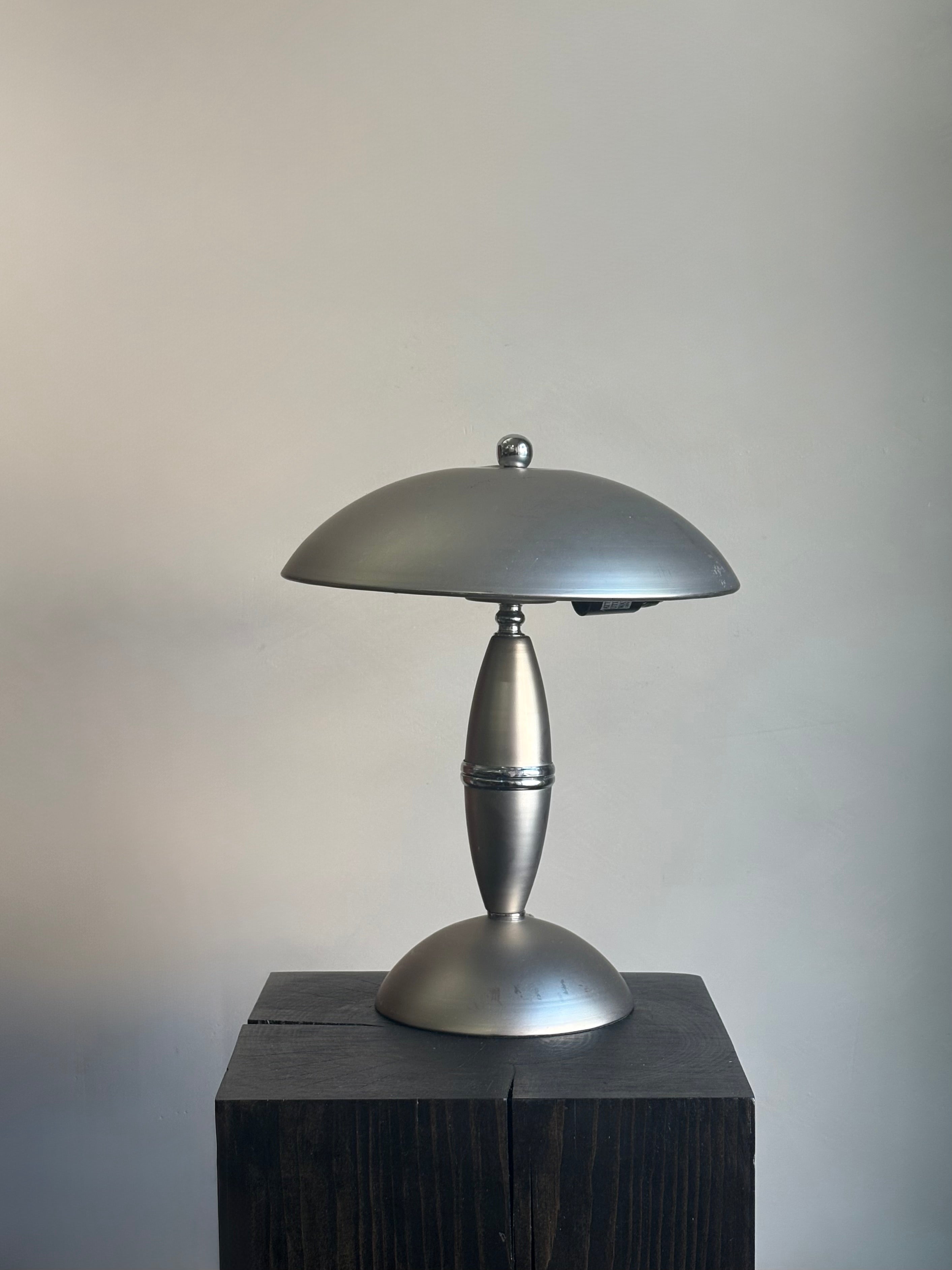 BRUSHED METAL MUSHROOM TABLE LAMP