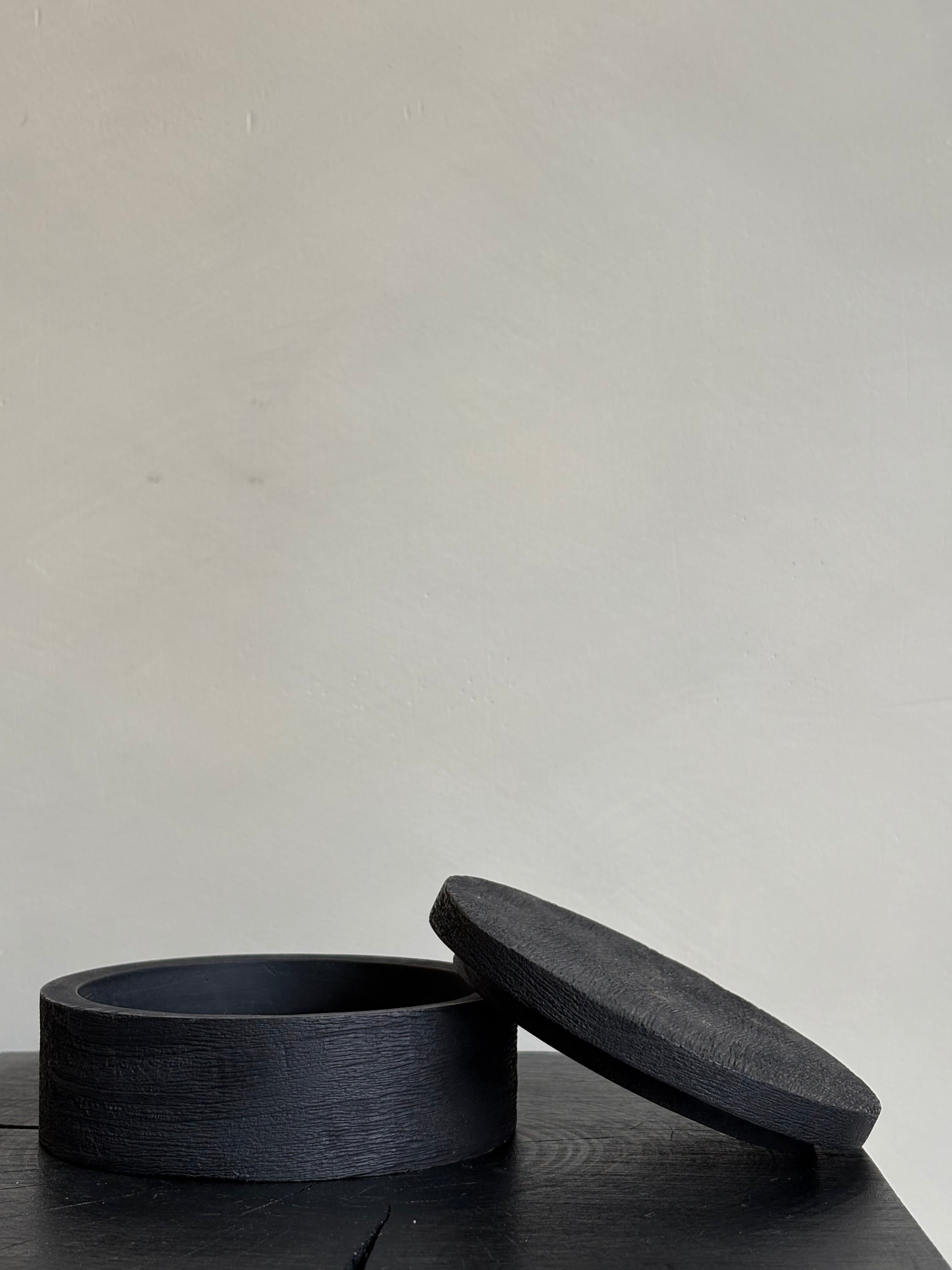 BLACK WOOD BOX