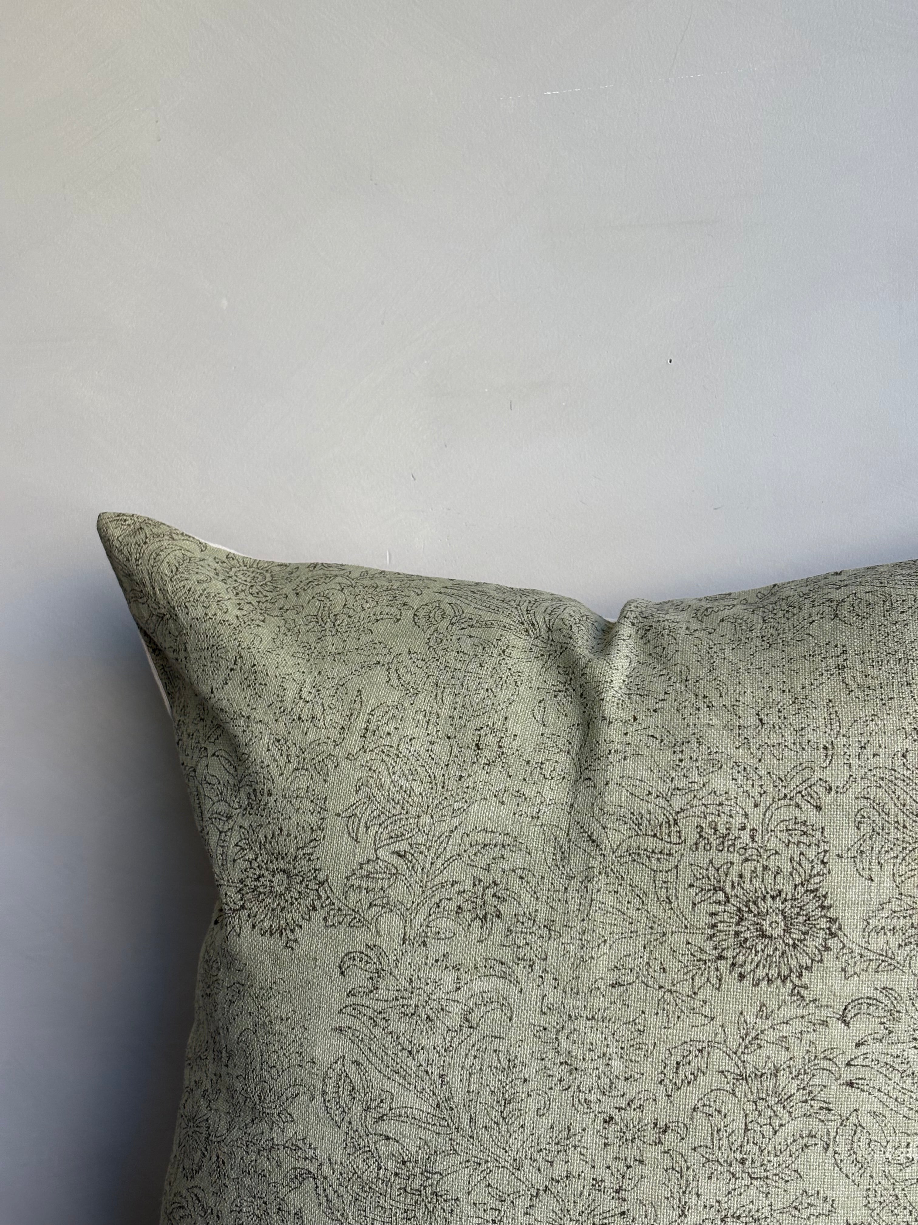 INKED VINE | PILLOW COVER