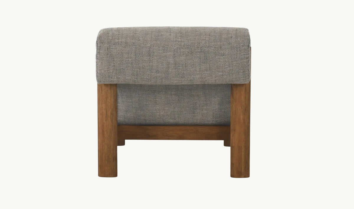 THE HARLOW ACCENT CHAIR