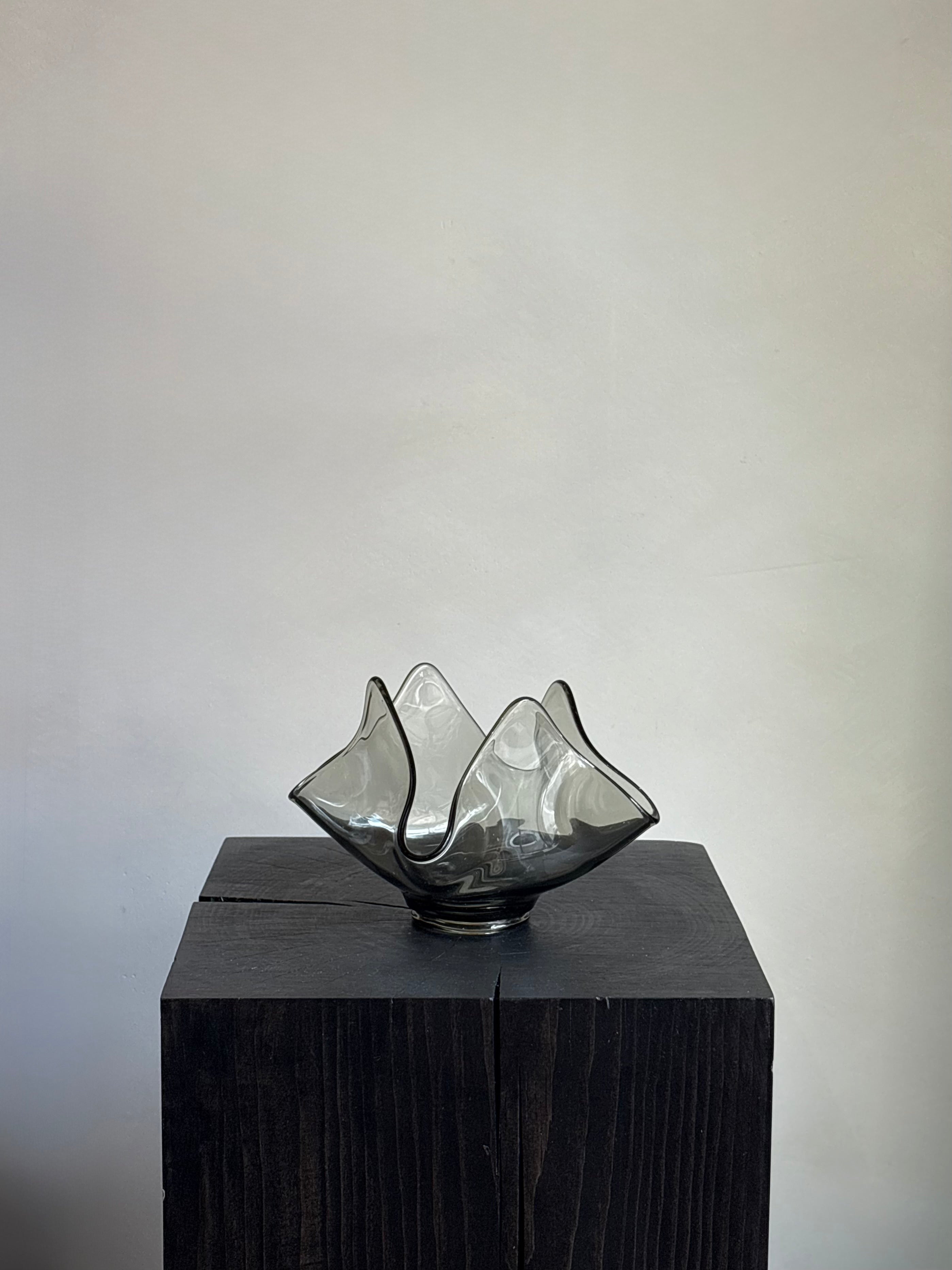 CHARCOAL GRAY BONBON DISH