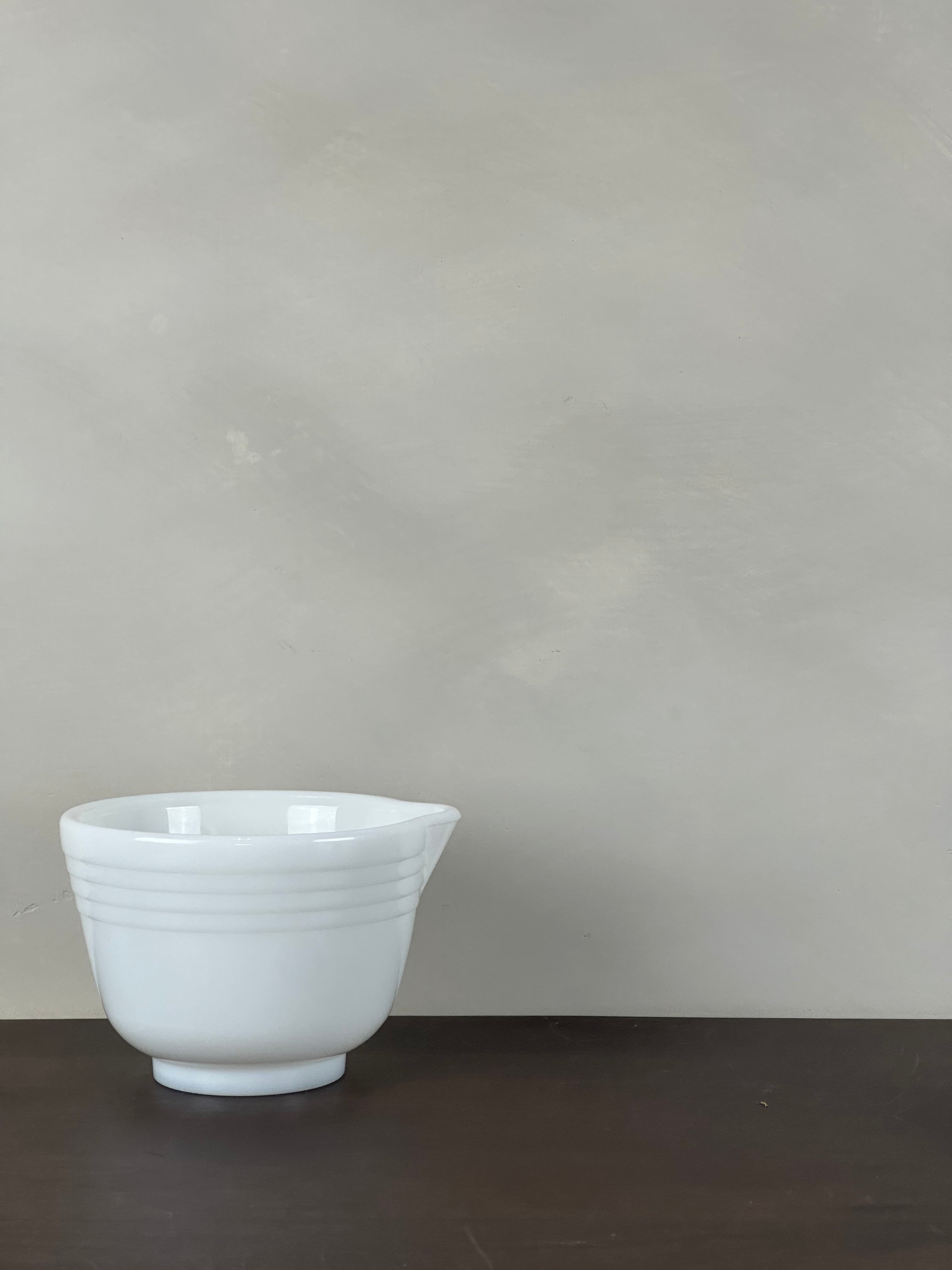 WHITE STRIPED MIXING BOWL