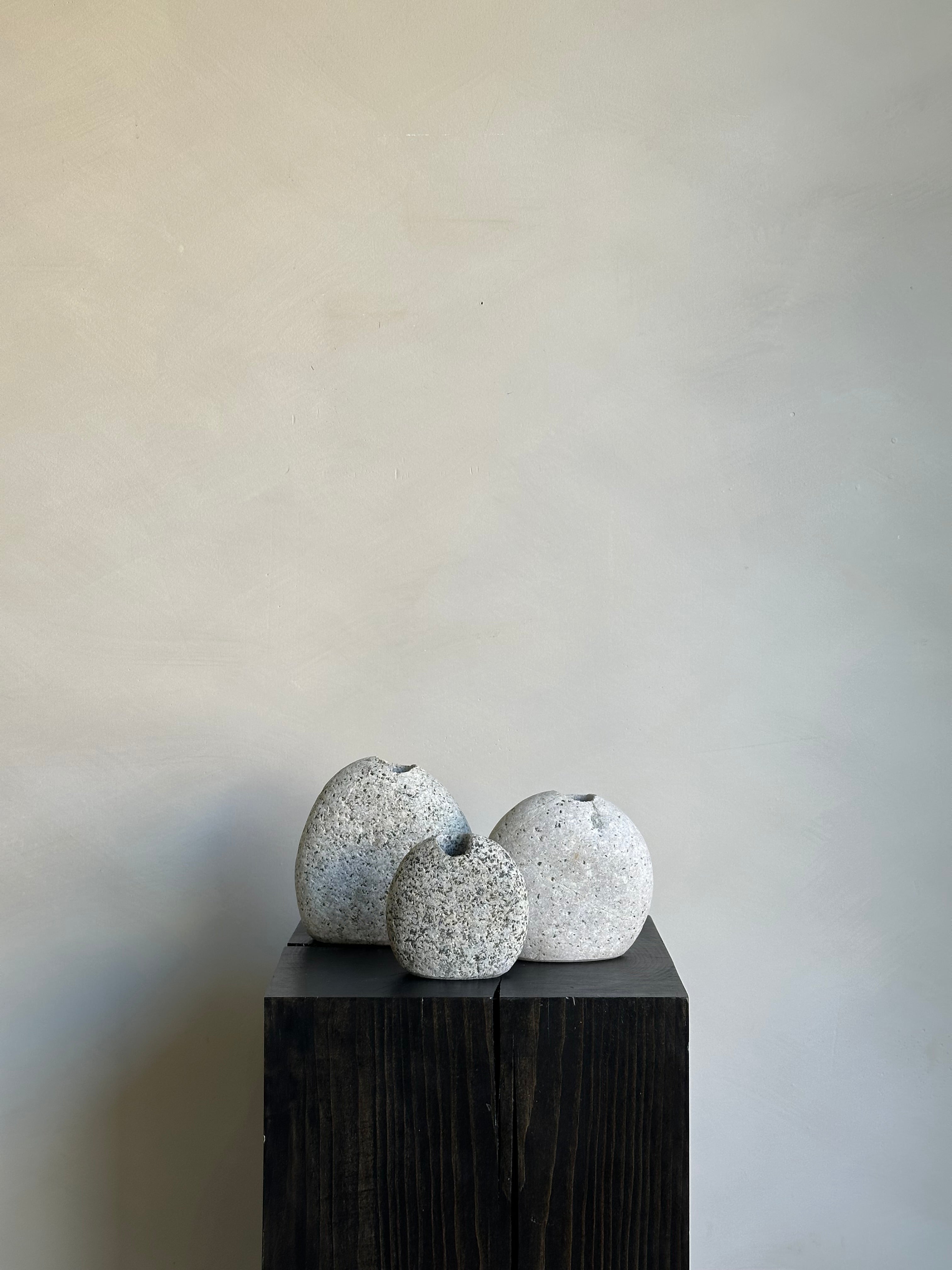 BEACH STONE VASE