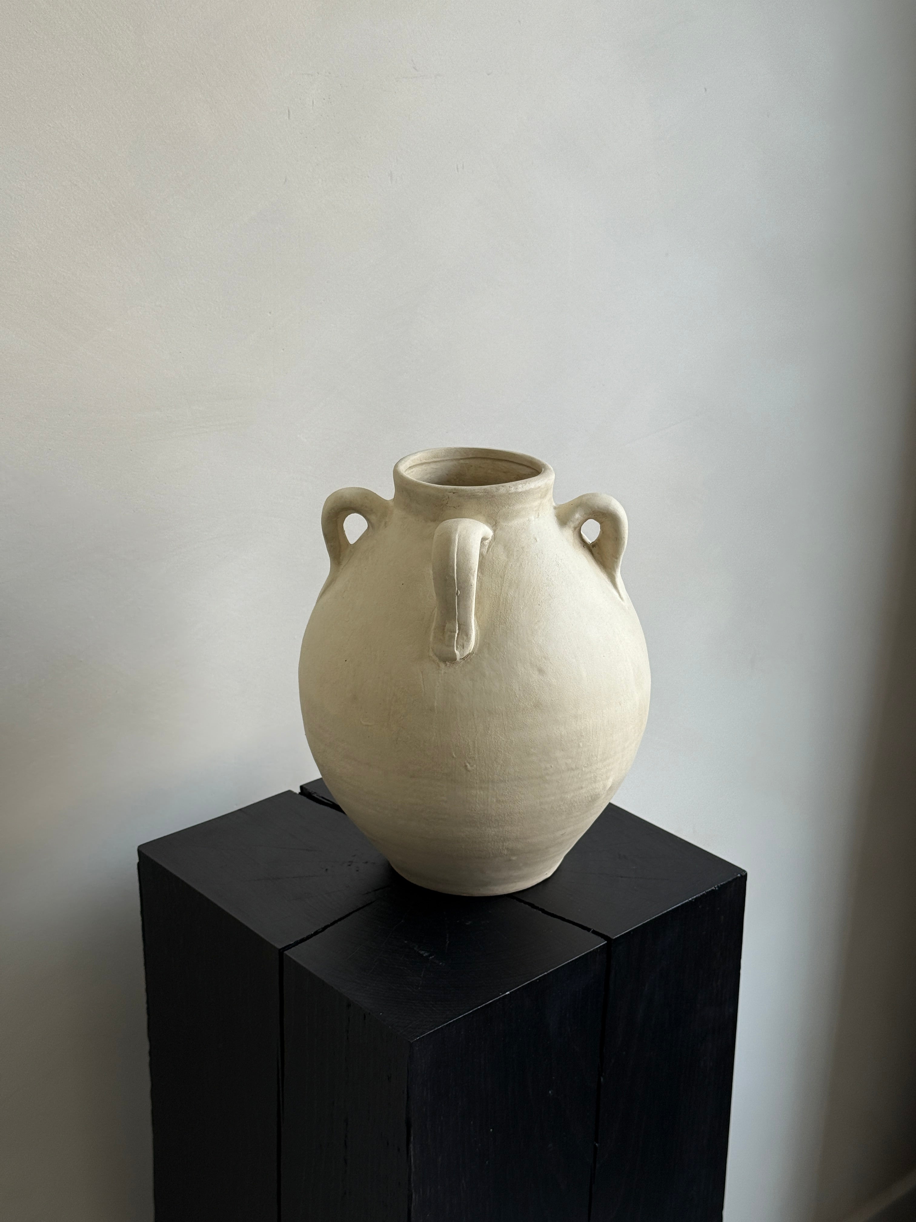 CREAM POTTERY