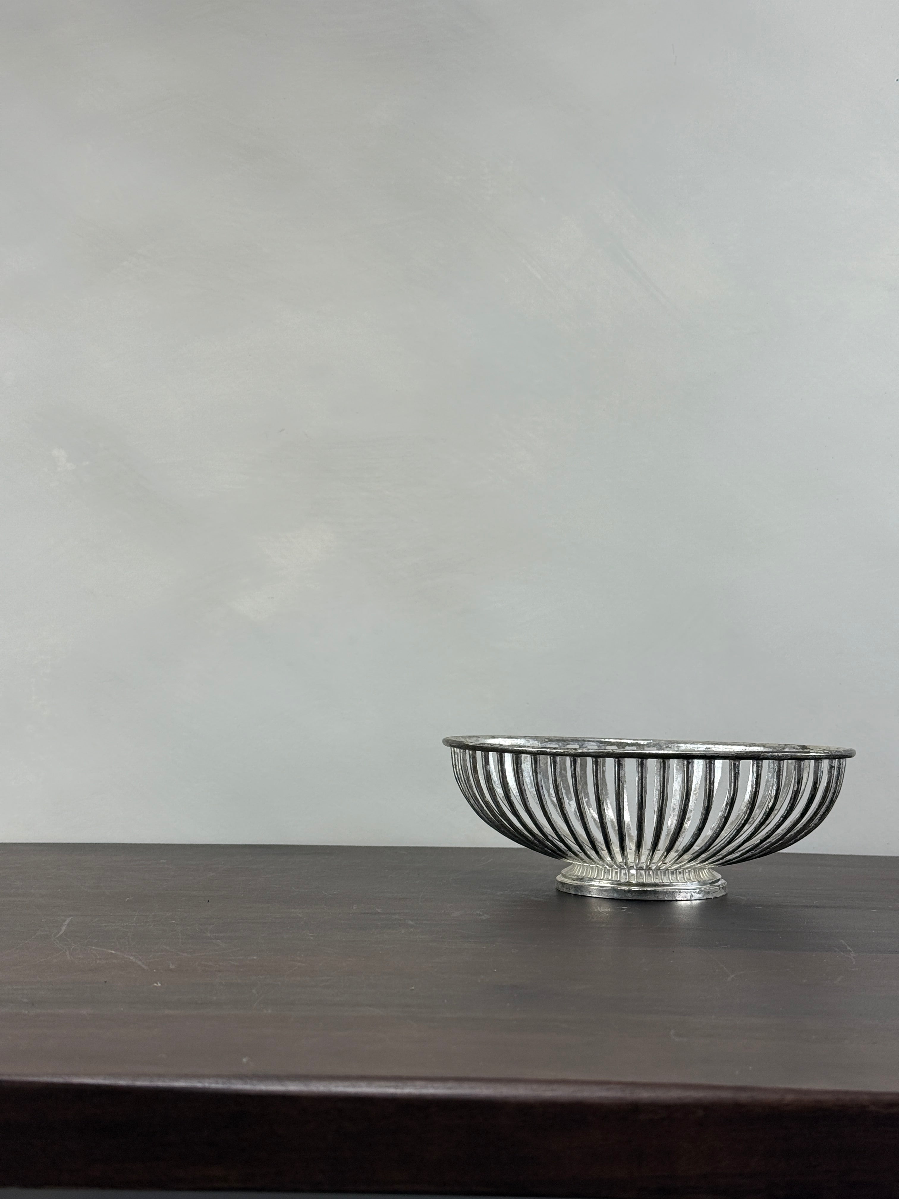 SMALL METAL BASKET