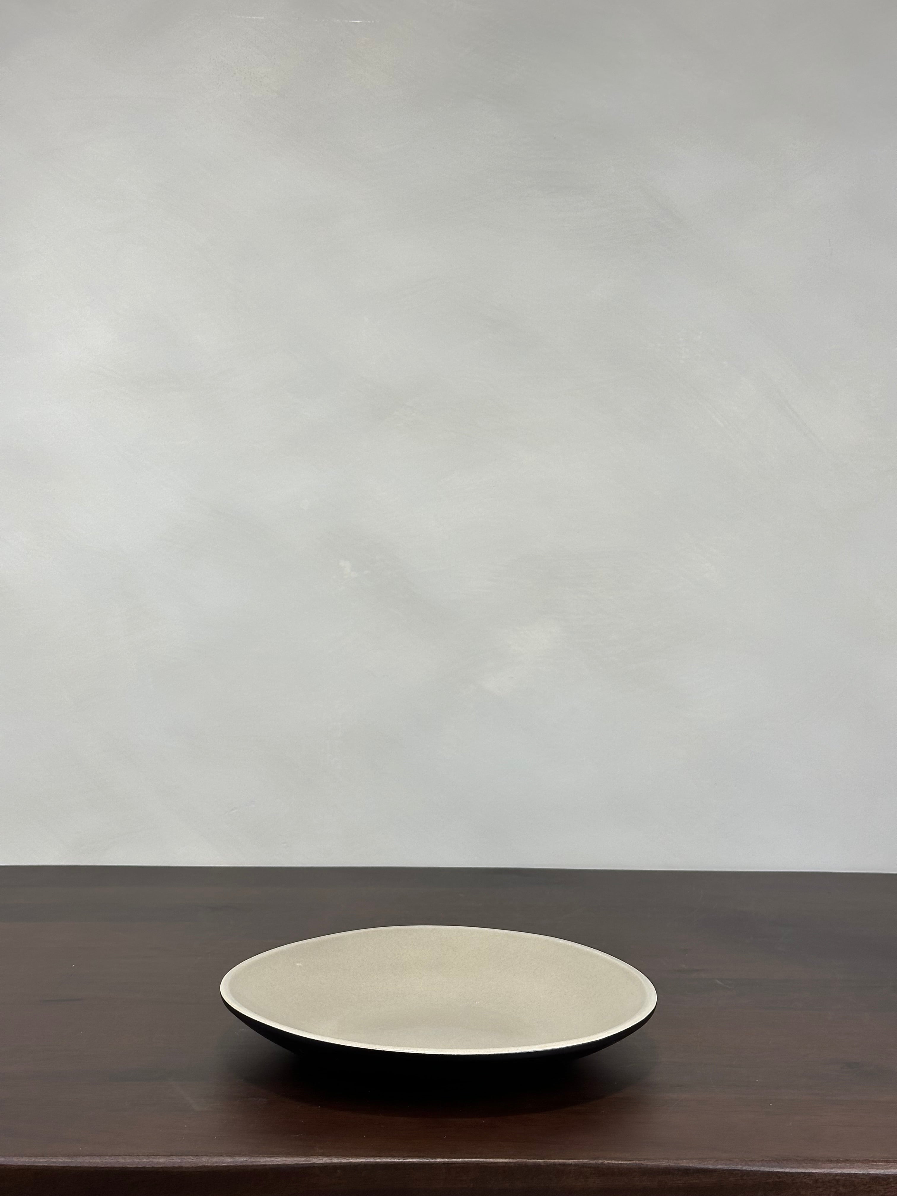 BEIGE DINNER PLATE