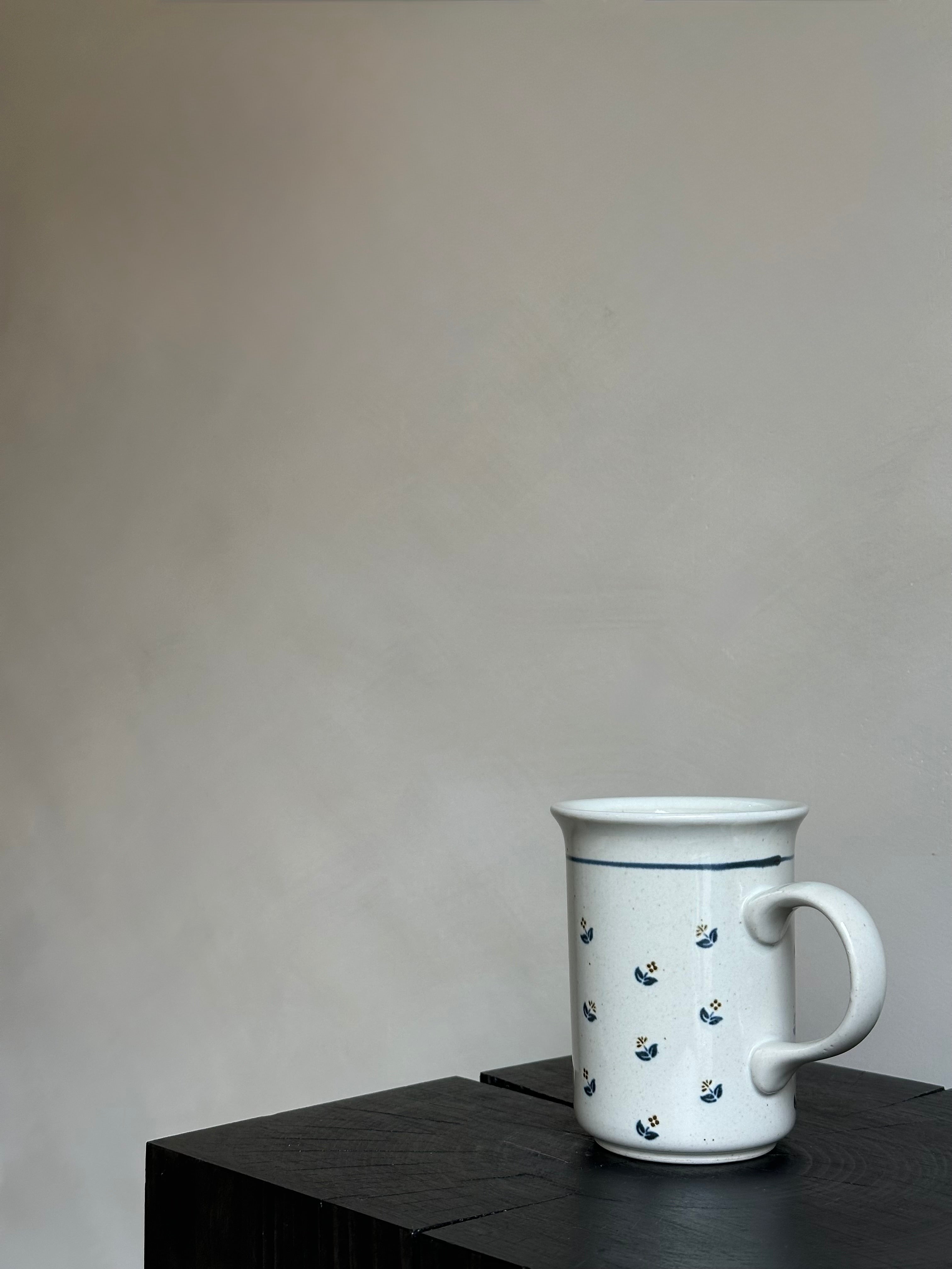 BLUE FLORAL MUG