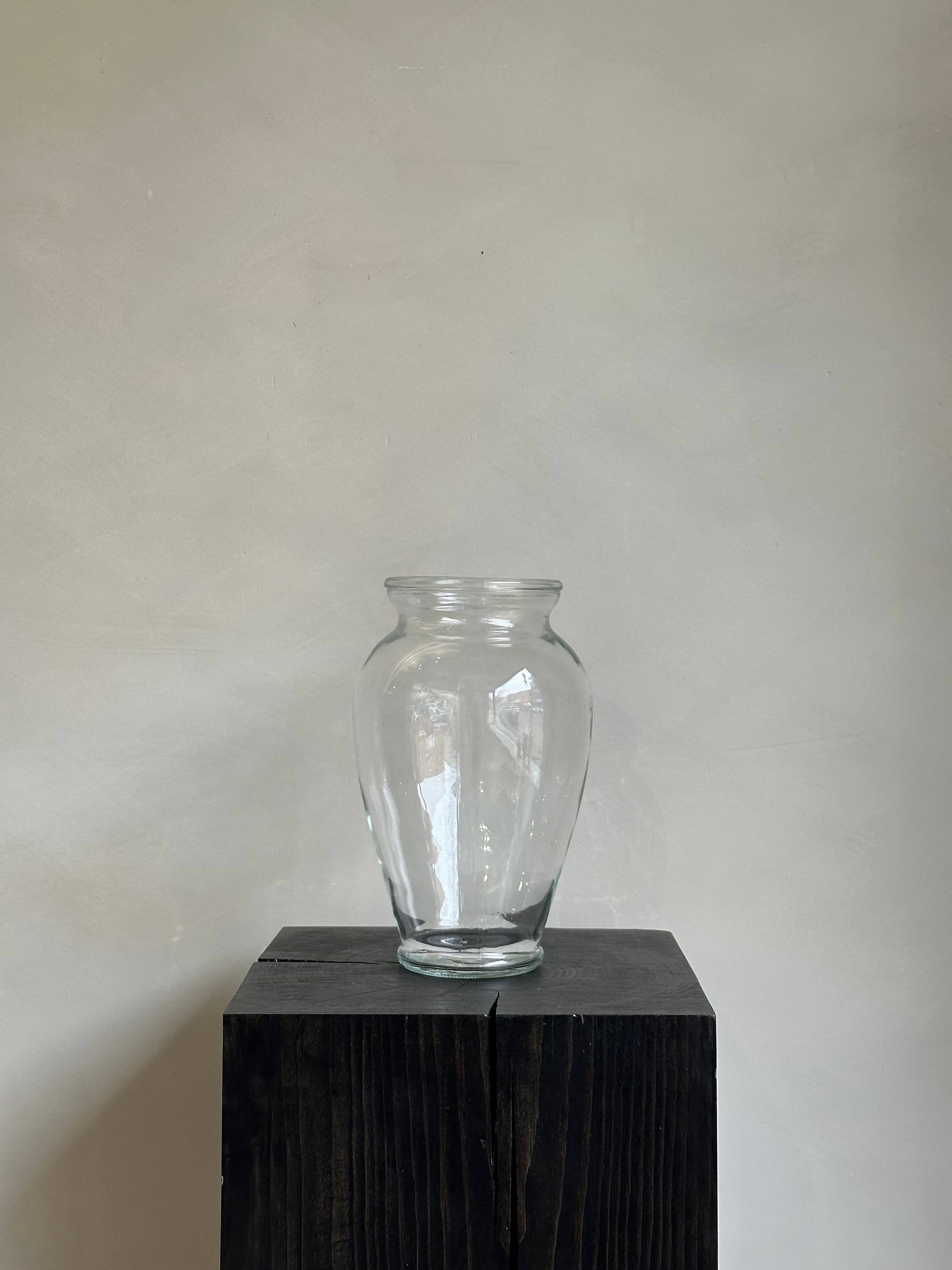 MEDIUM BUD VASE