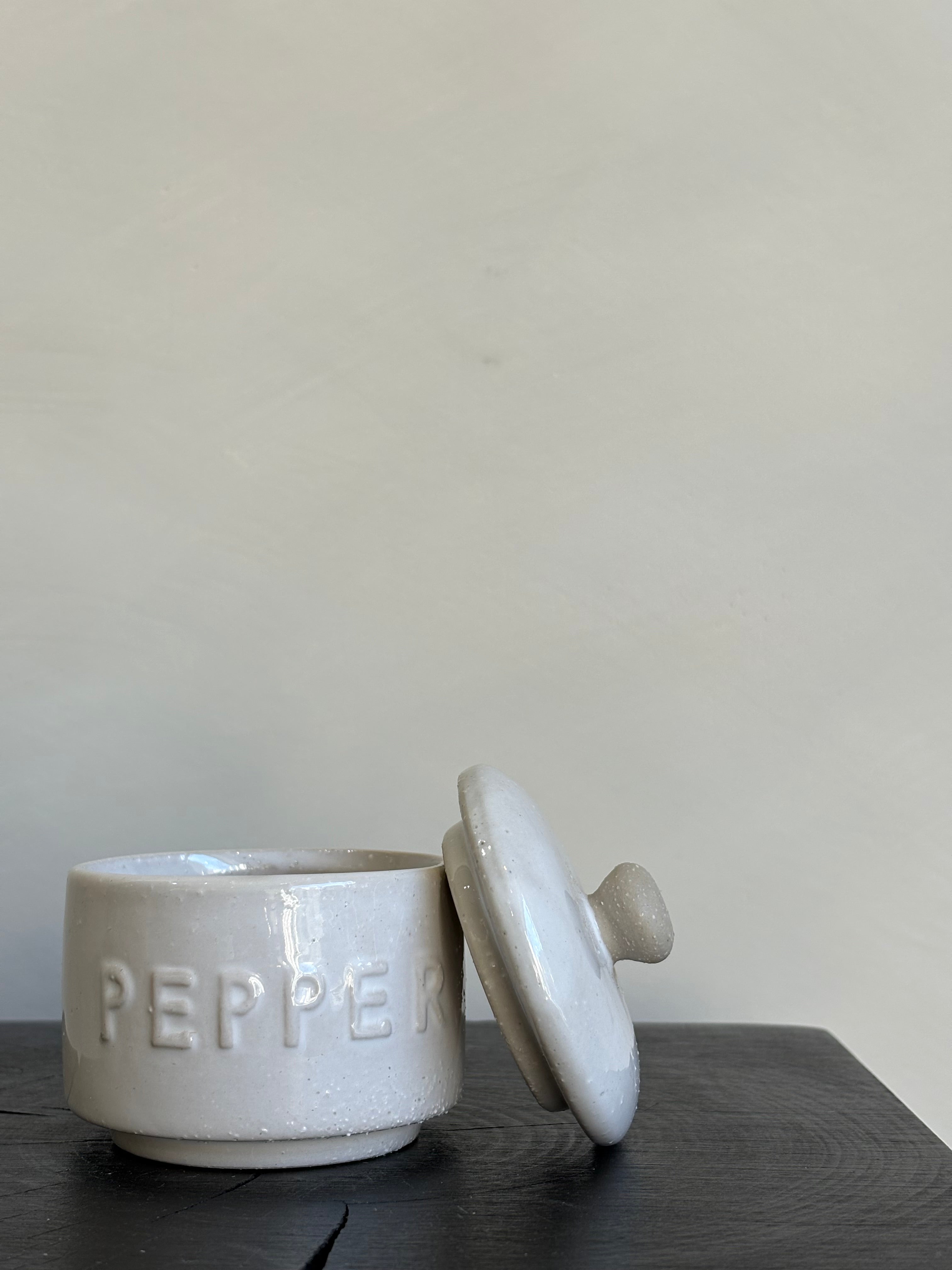 PEPPER DISH