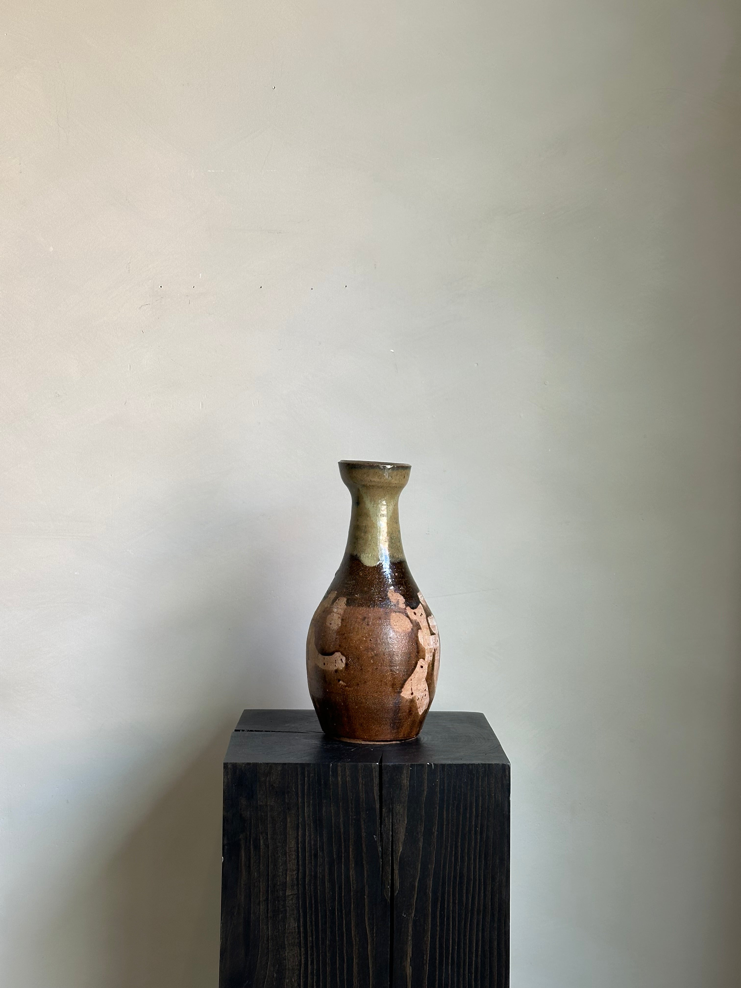 HANDCRAFTED VASE
