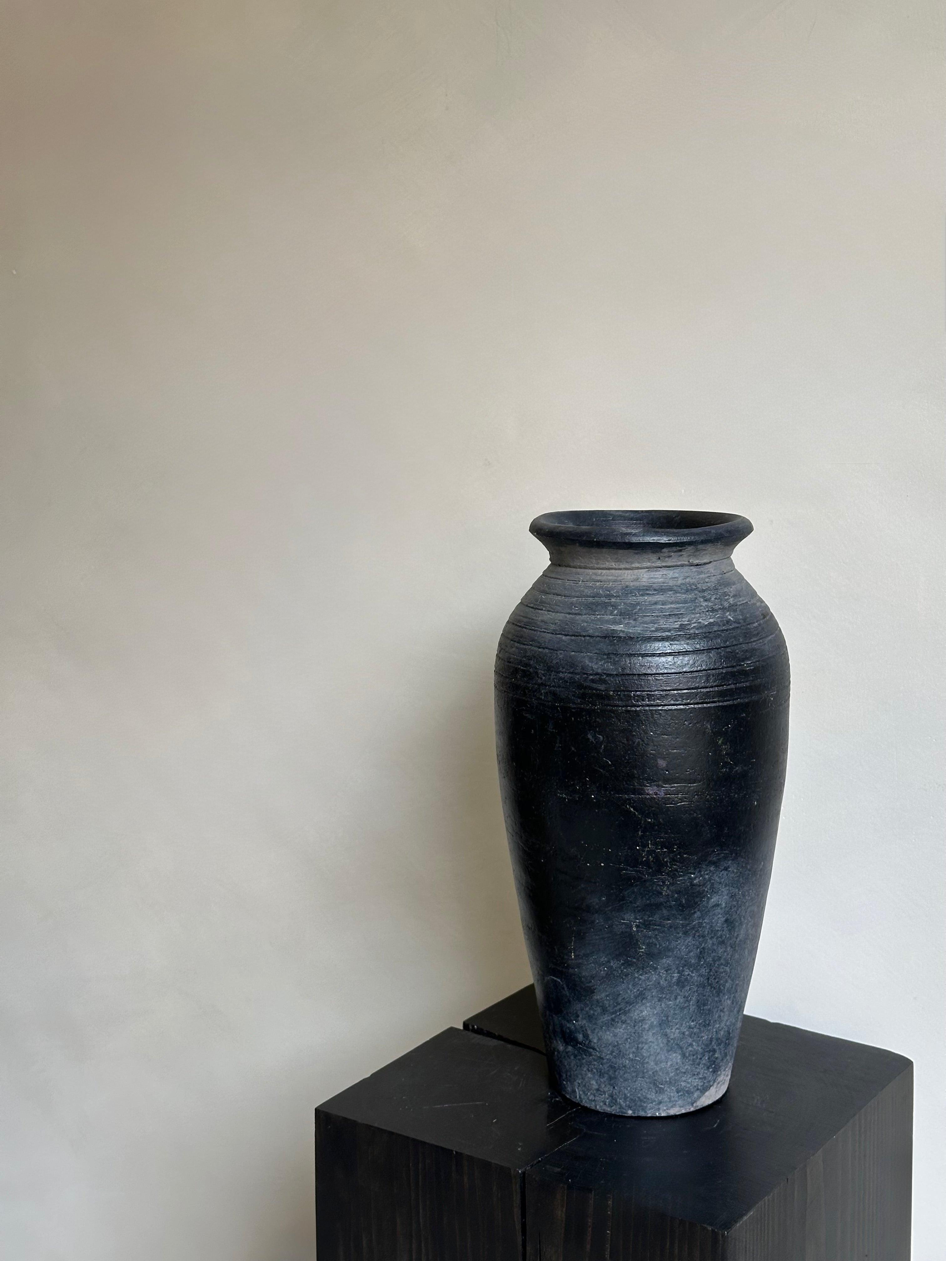 BLACK POTTERY VASE