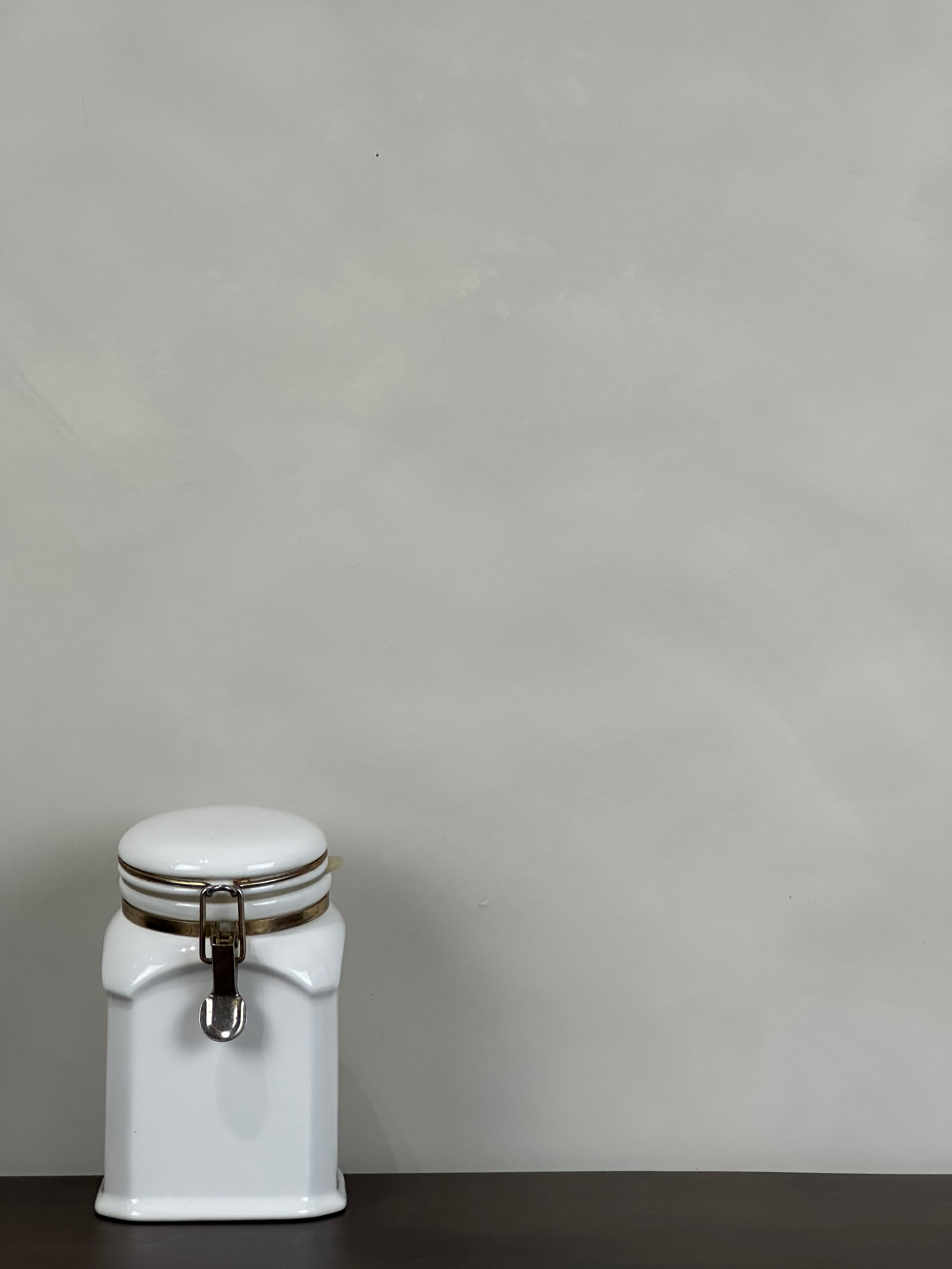WHITE CERAMIC CANISTER - MEDIUM
