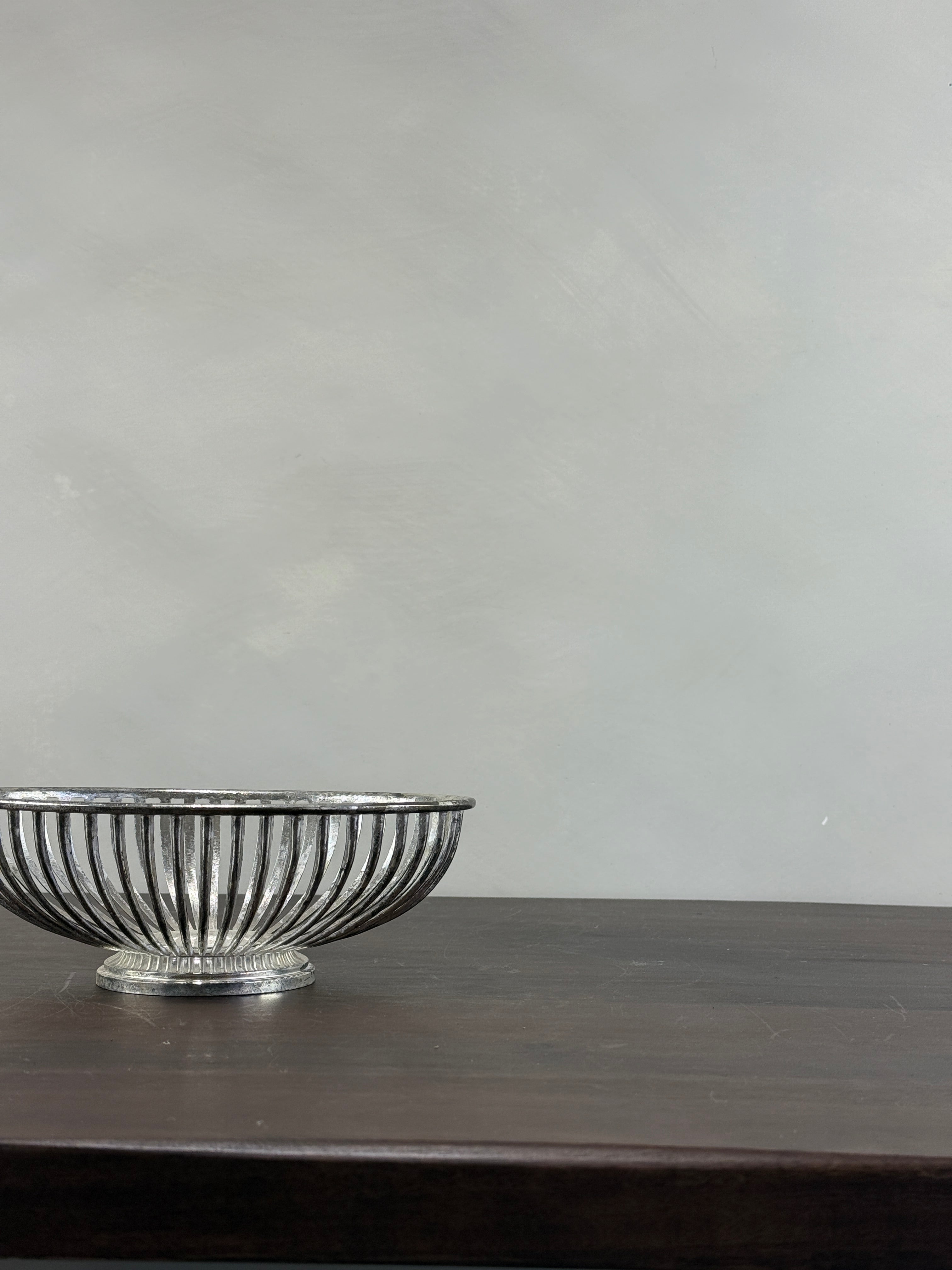 SMALL METAL BASKET