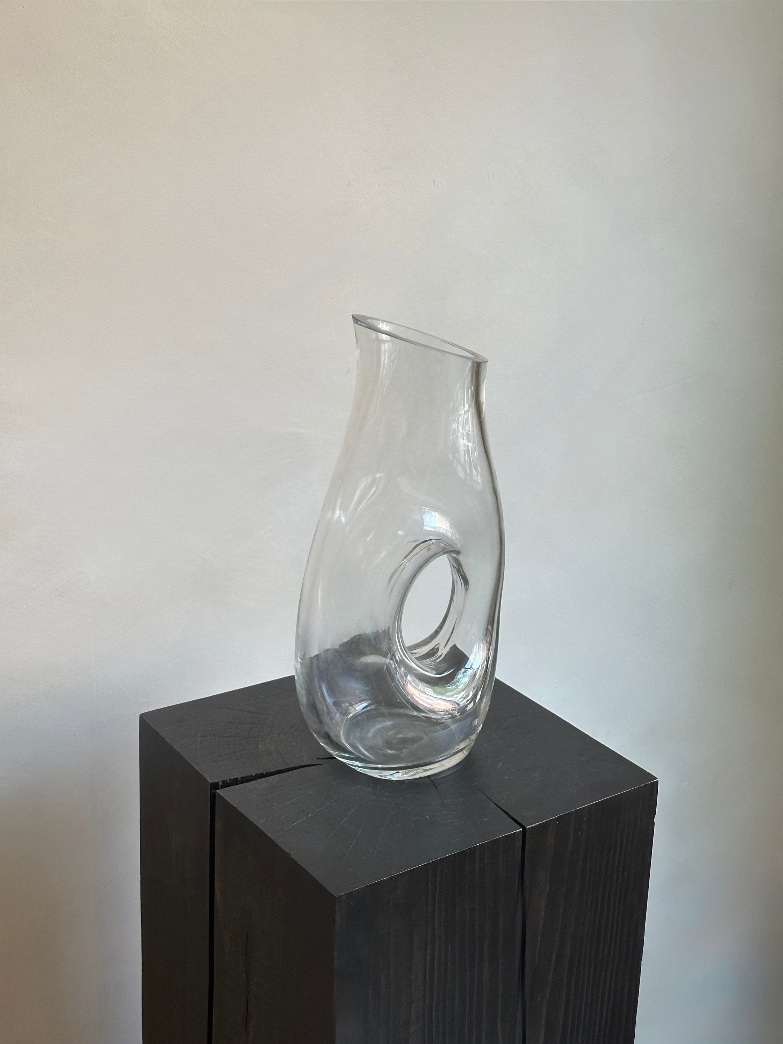 MODERN GLASS CARAFE