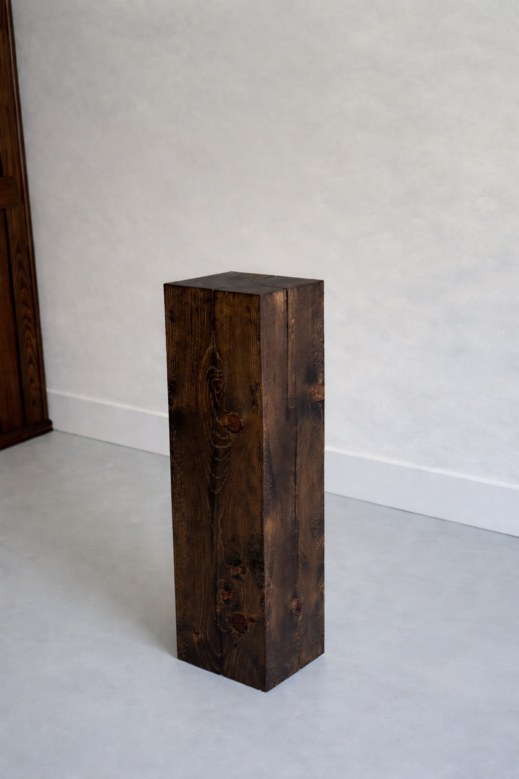 BROWN SOLID WOOD PEDESTAL