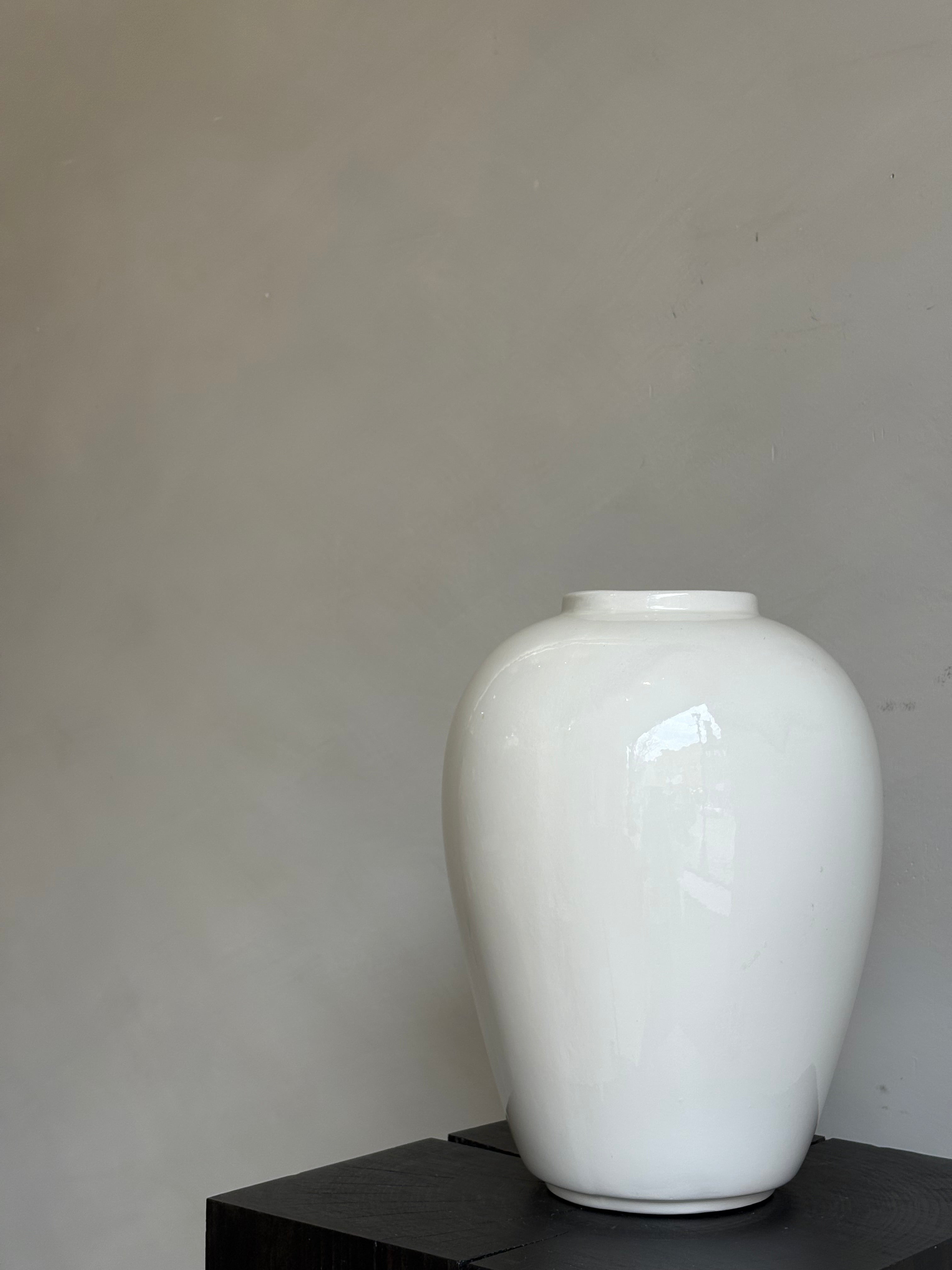 CREAM VASE