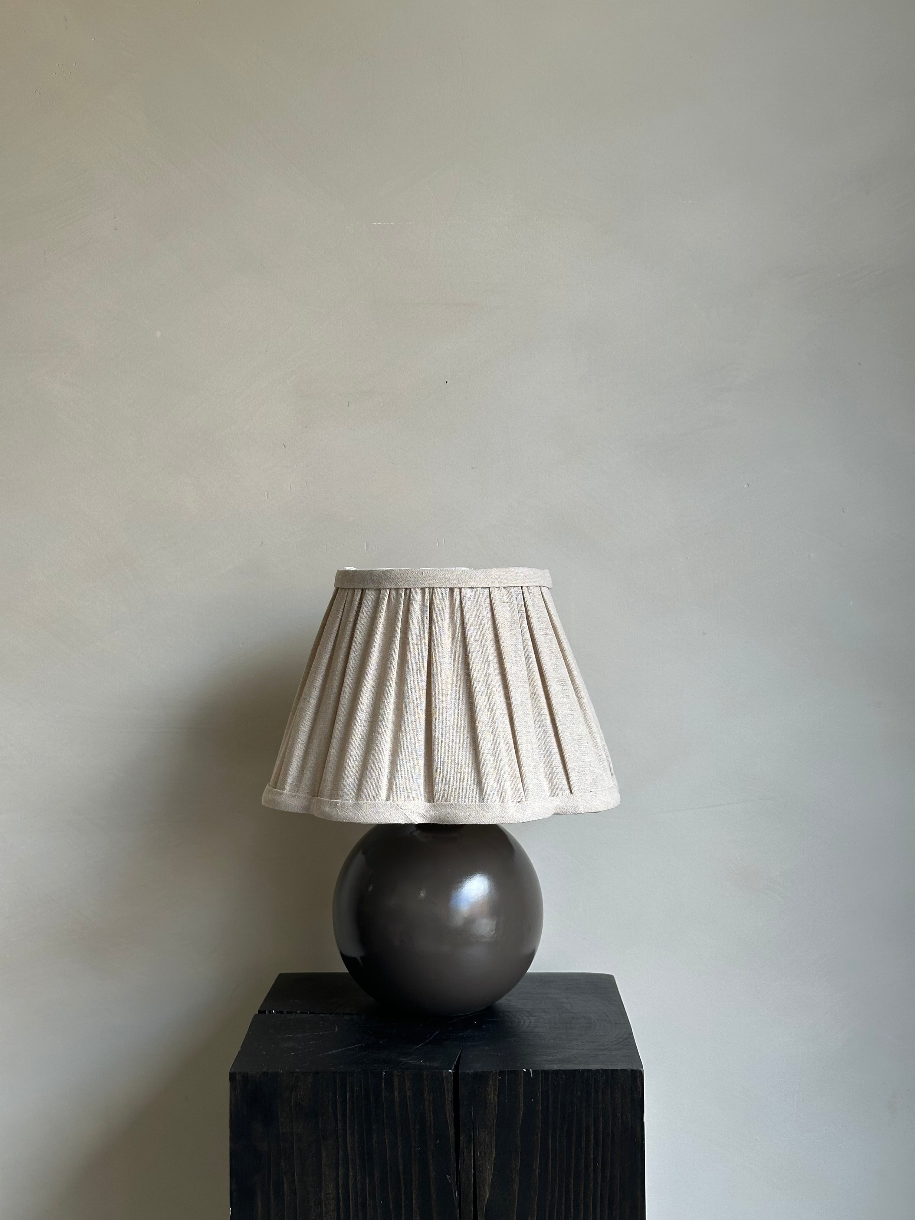 CORDANE PLEATED LINEN TABLE LAMP