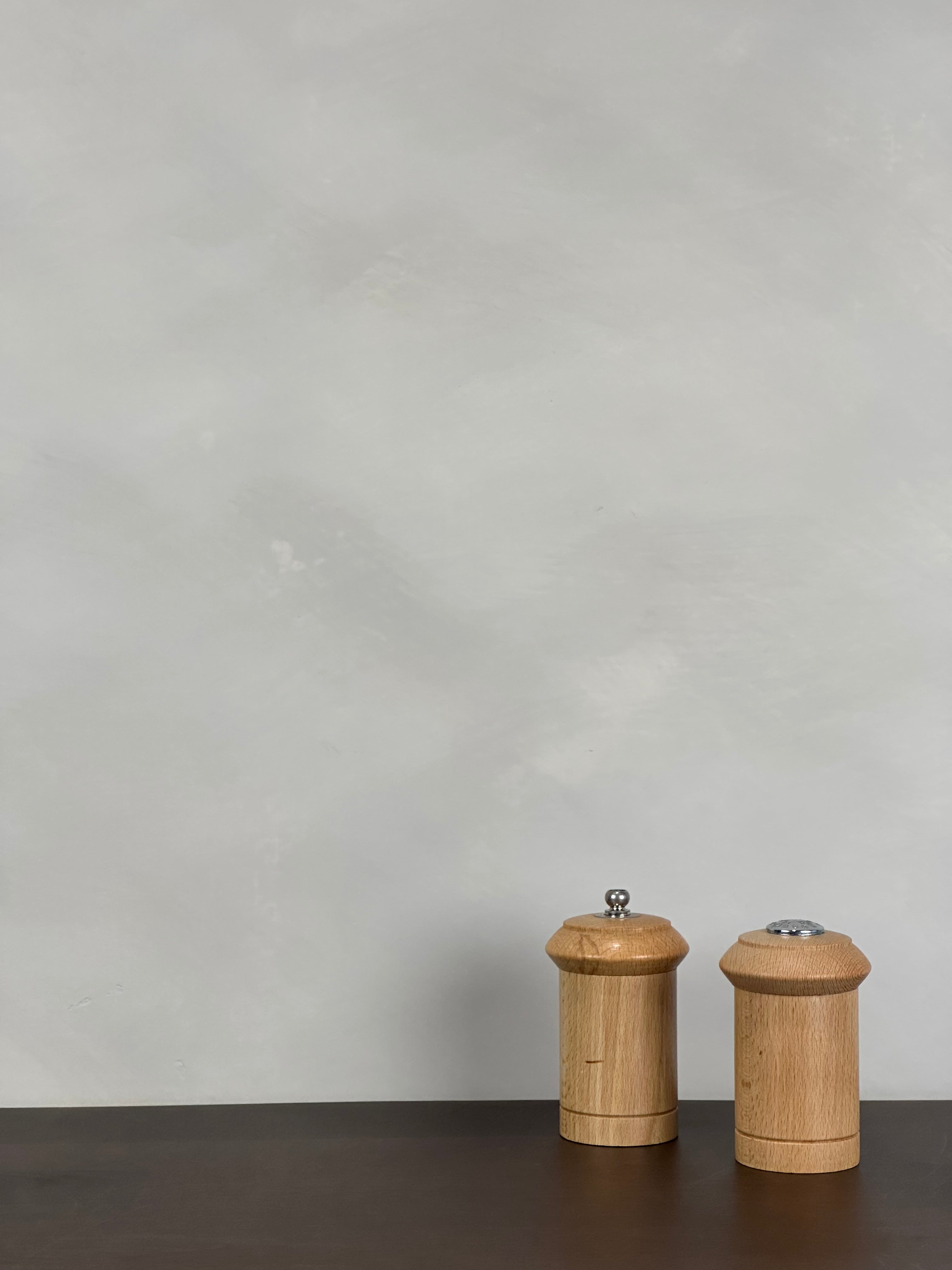 WOODEN SALT AND PEPPER SET