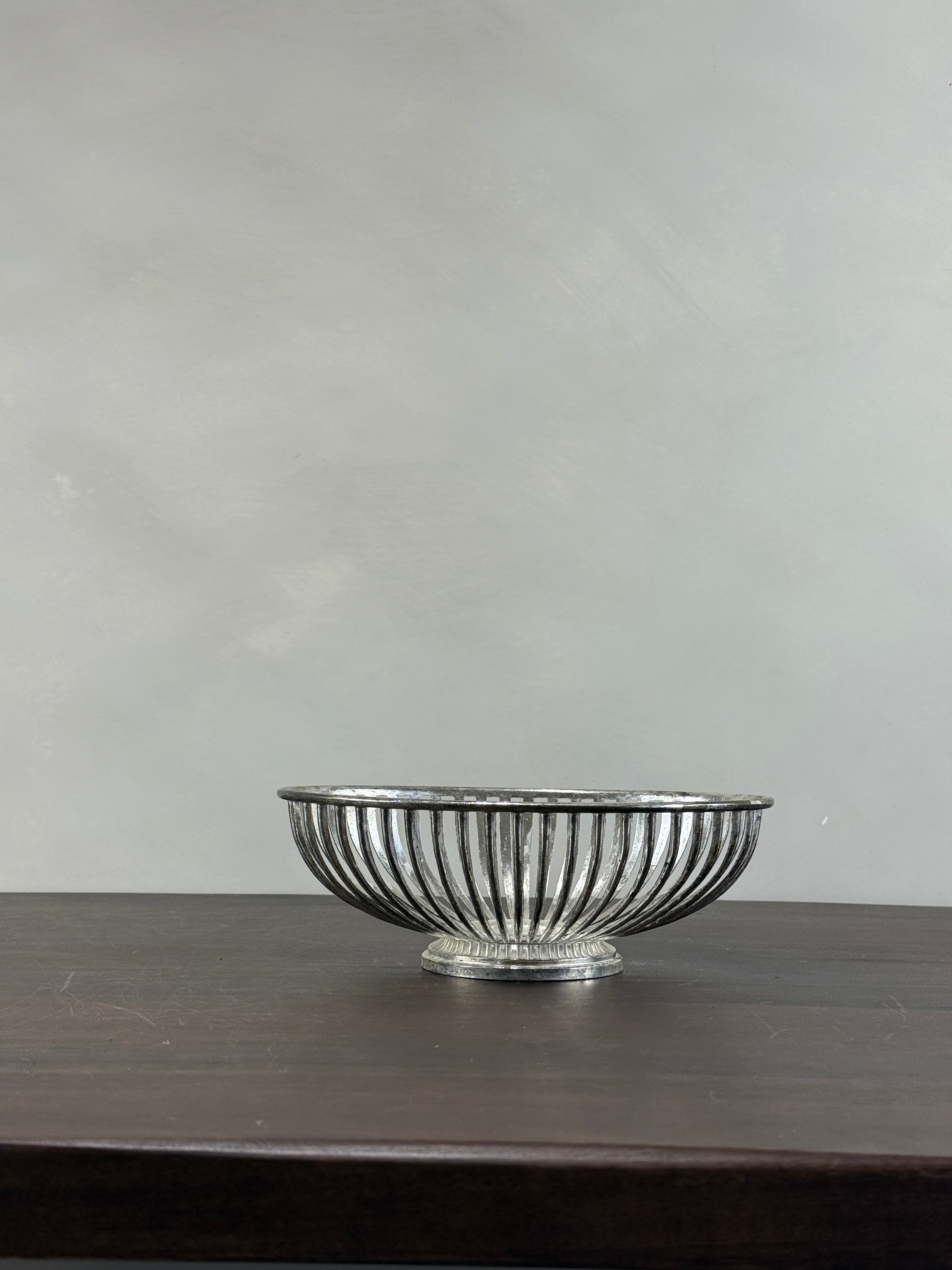 SMALL METAL BASKET