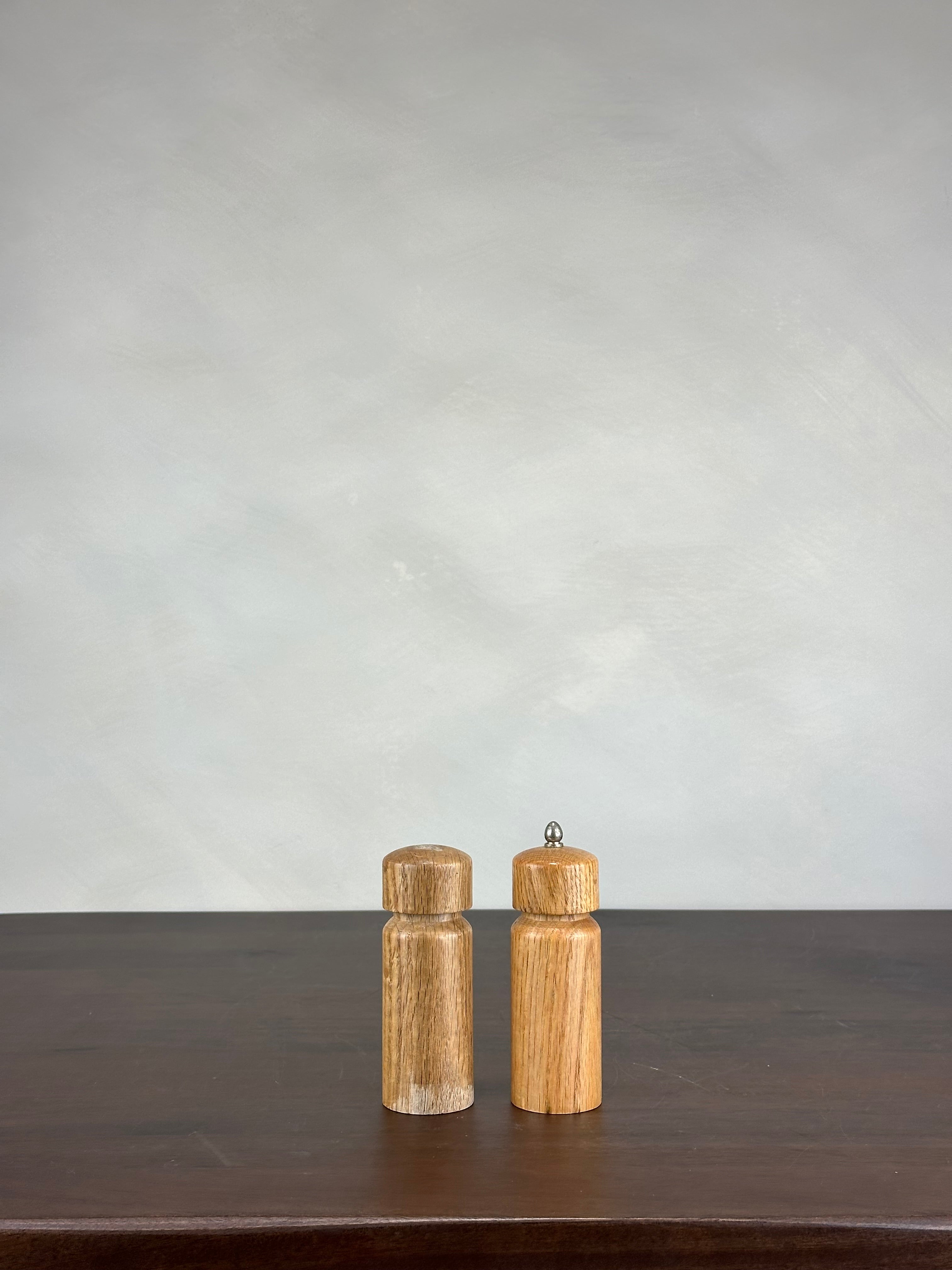 SMALL WOODEN SHAKER SET