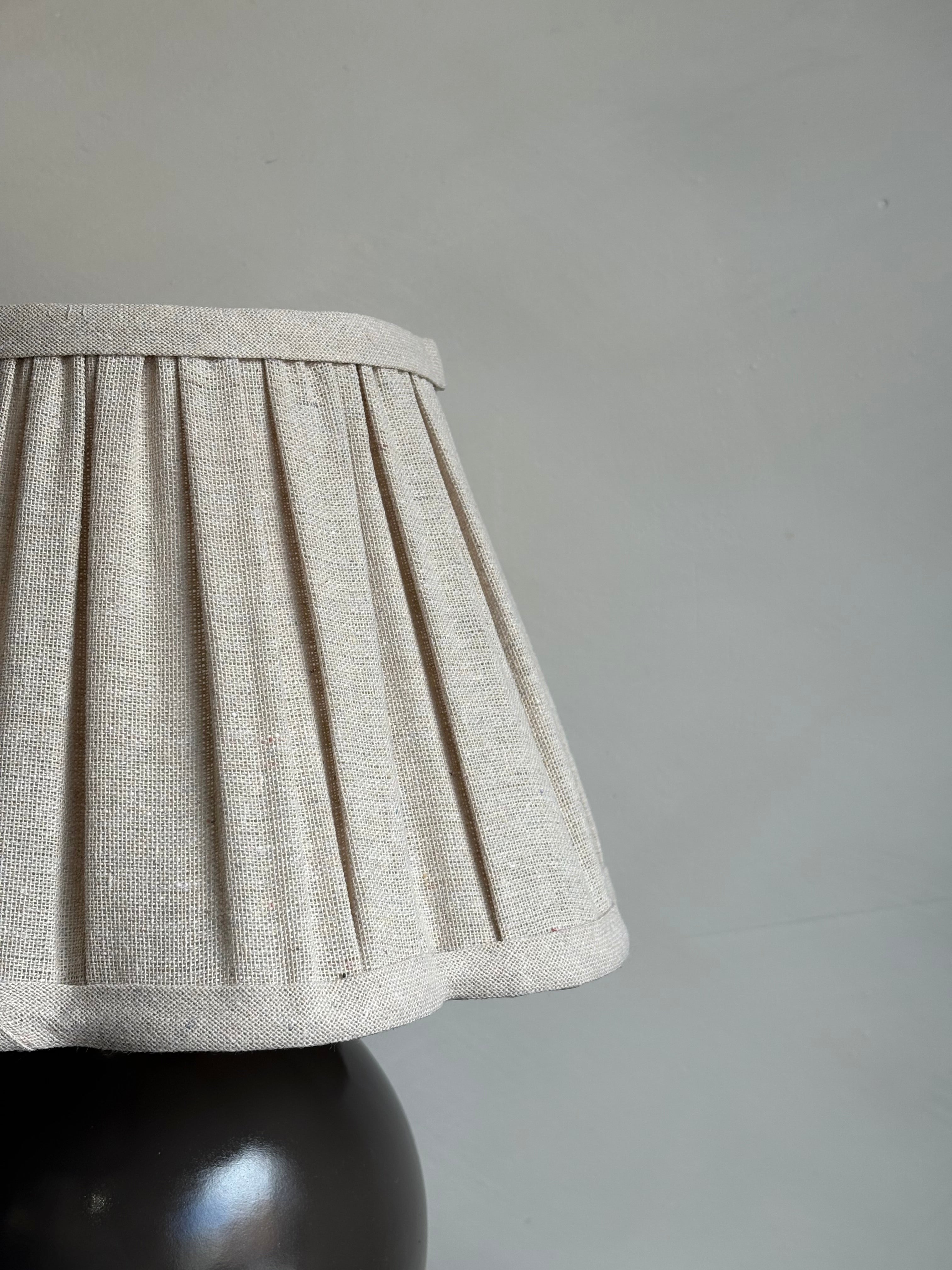 CORDANE PLEATED LINEN TABLE LAMP