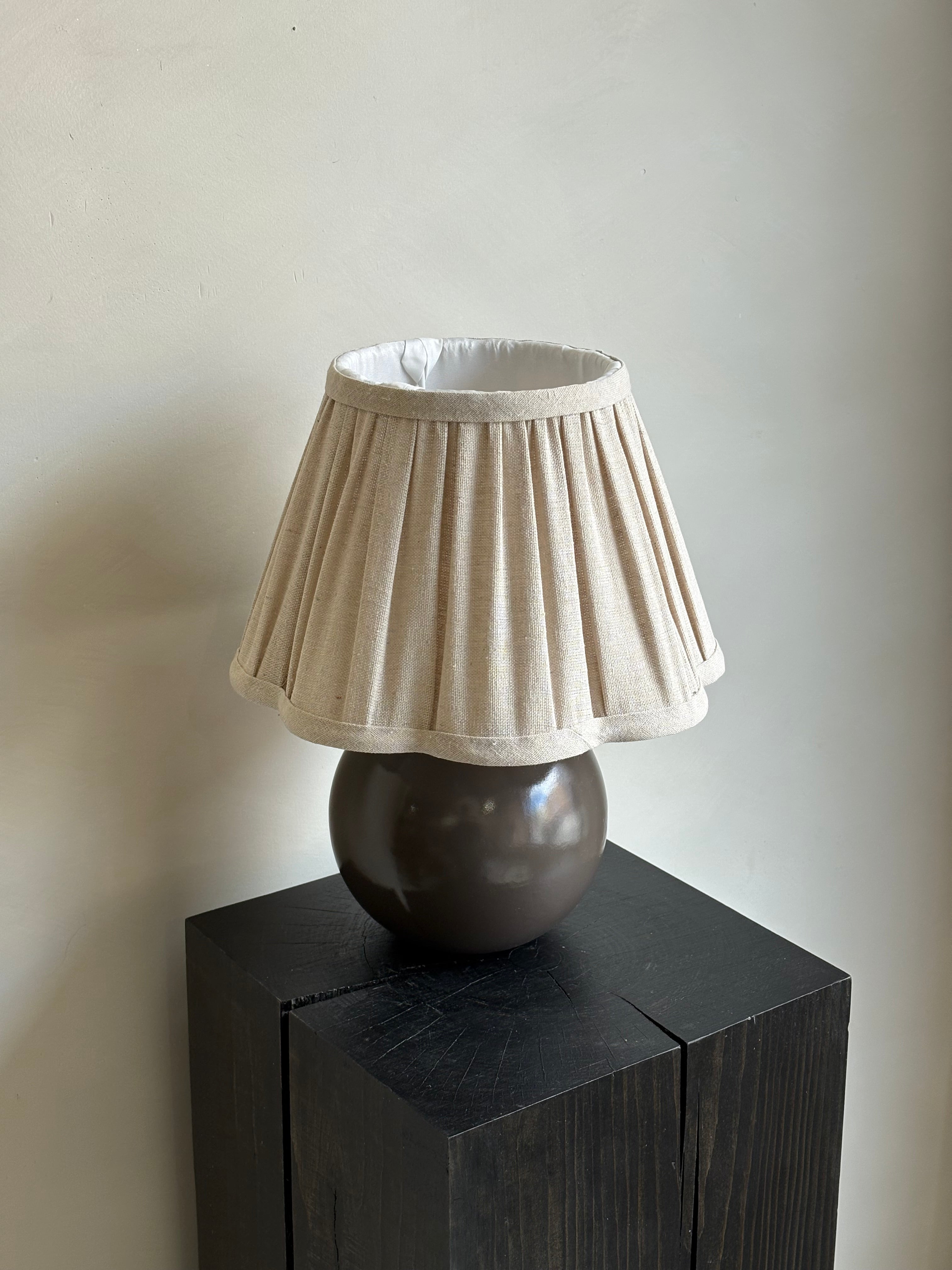 CORDANE PLEATED LINEN TABLE LAMP