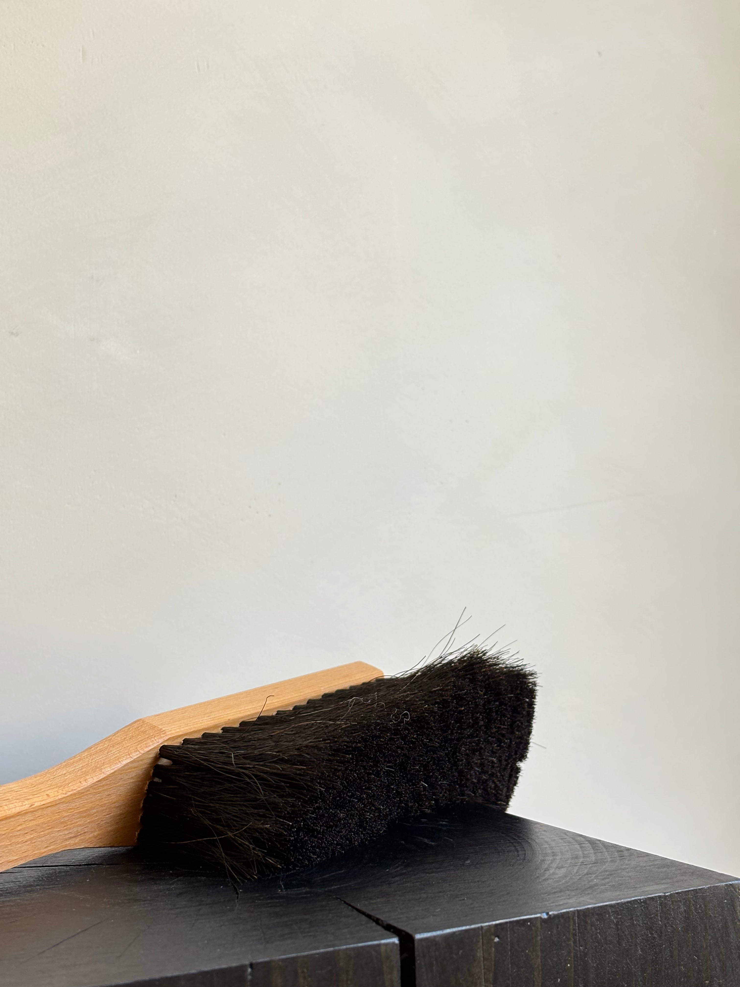 HAND BRUSH | BLACK