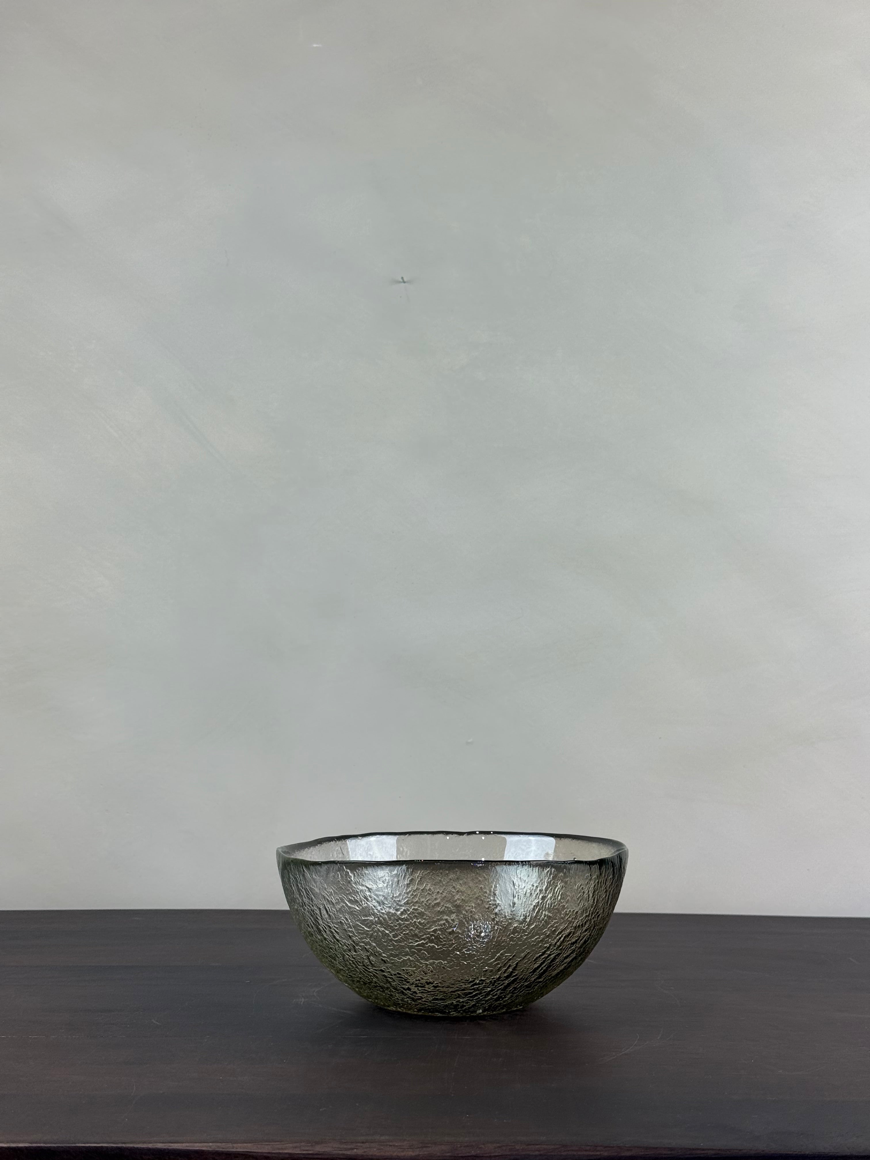 TEXTURED GLASS BOWL
