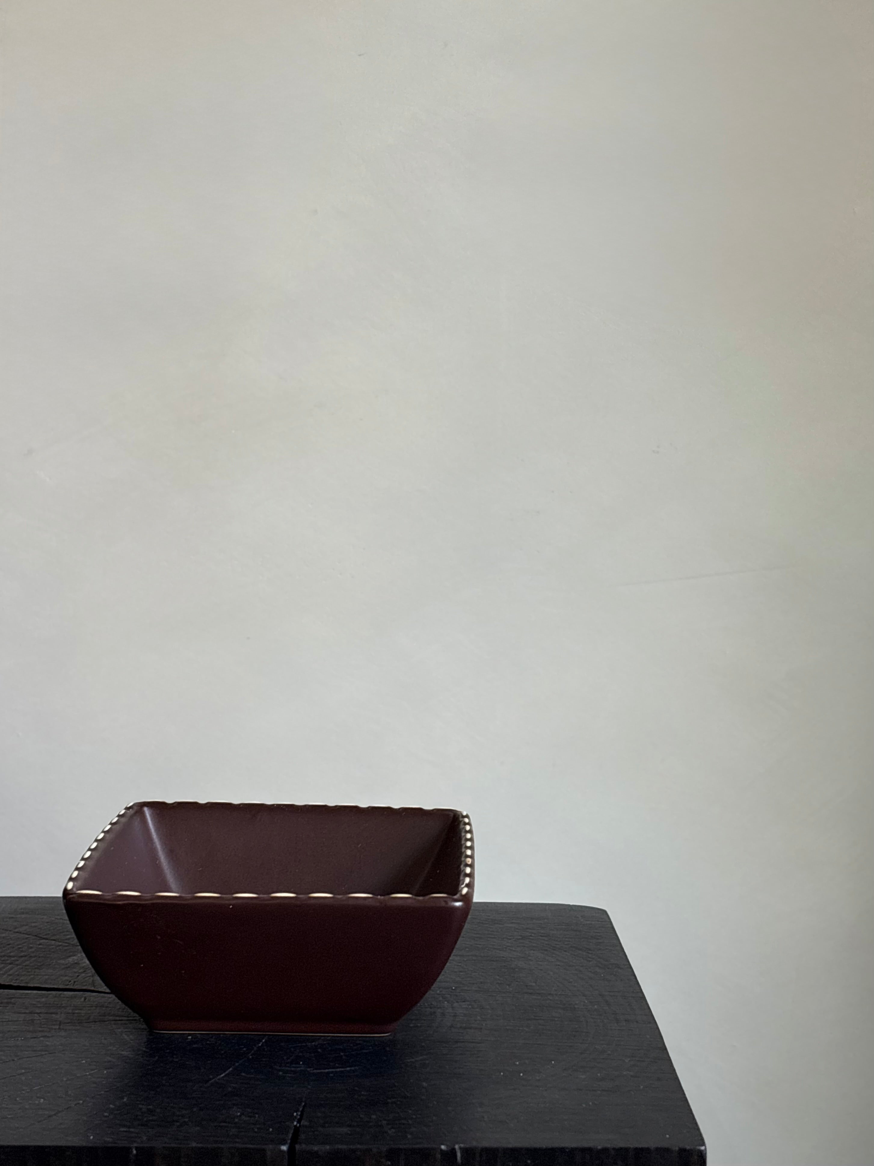 CHOCOLATE CERAMIC RICE | NOODLE BOWL WITH WHIPSTITCH TRIM