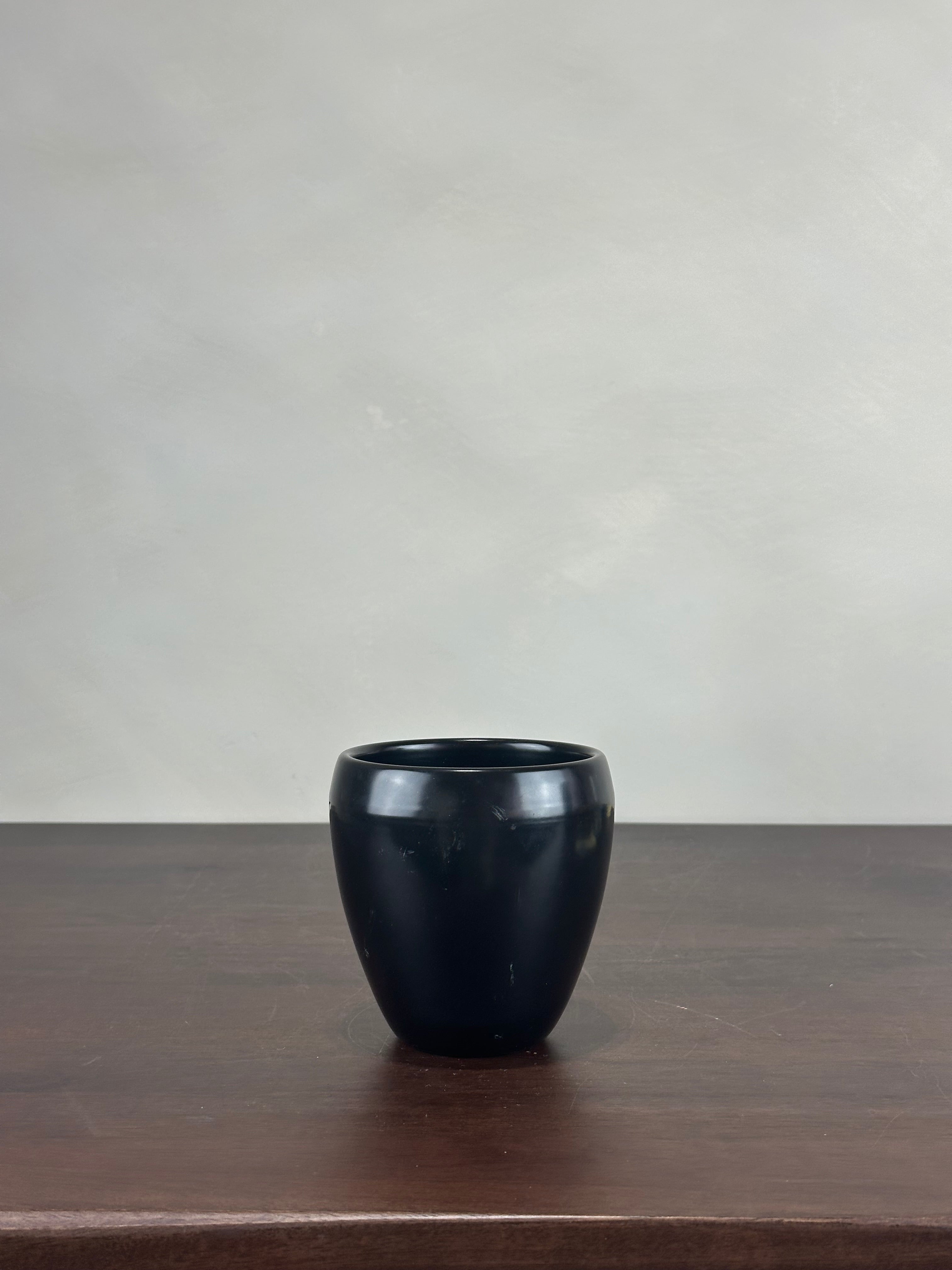 BLACK POT