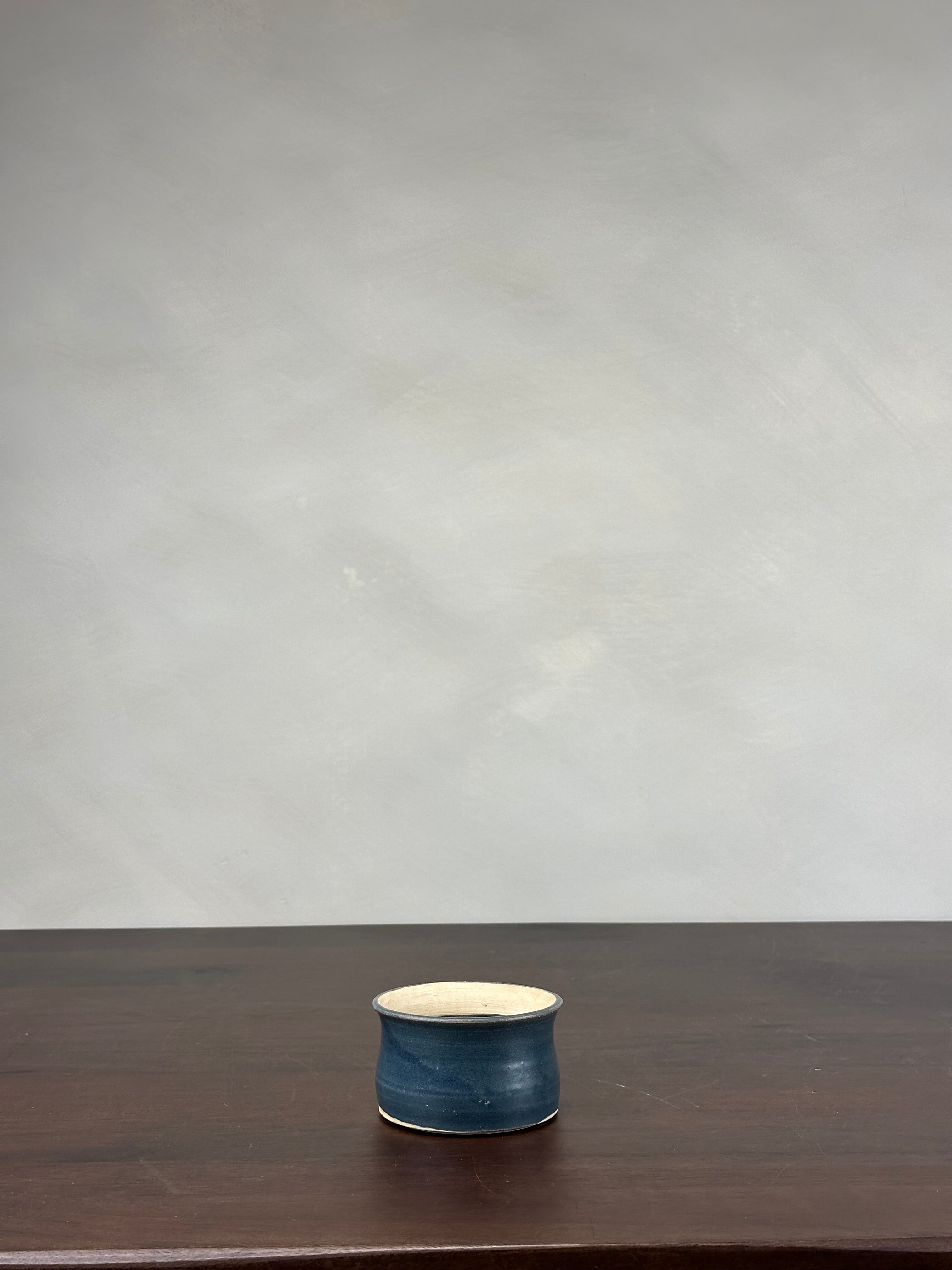 BLUE ACCENT POT