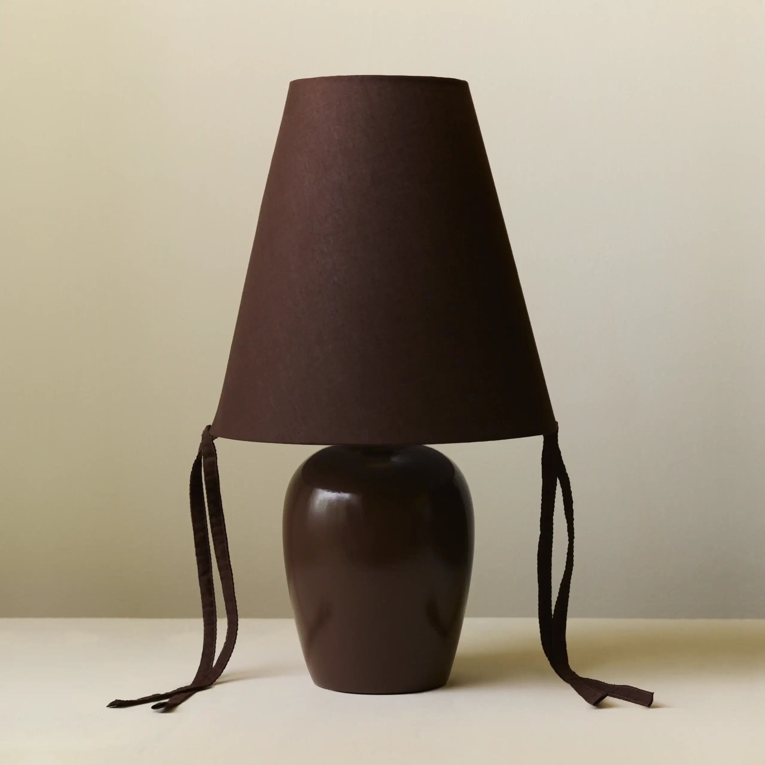 GRANDE BURGUNDY BROWN TABLE LAMP WITH TASSELS