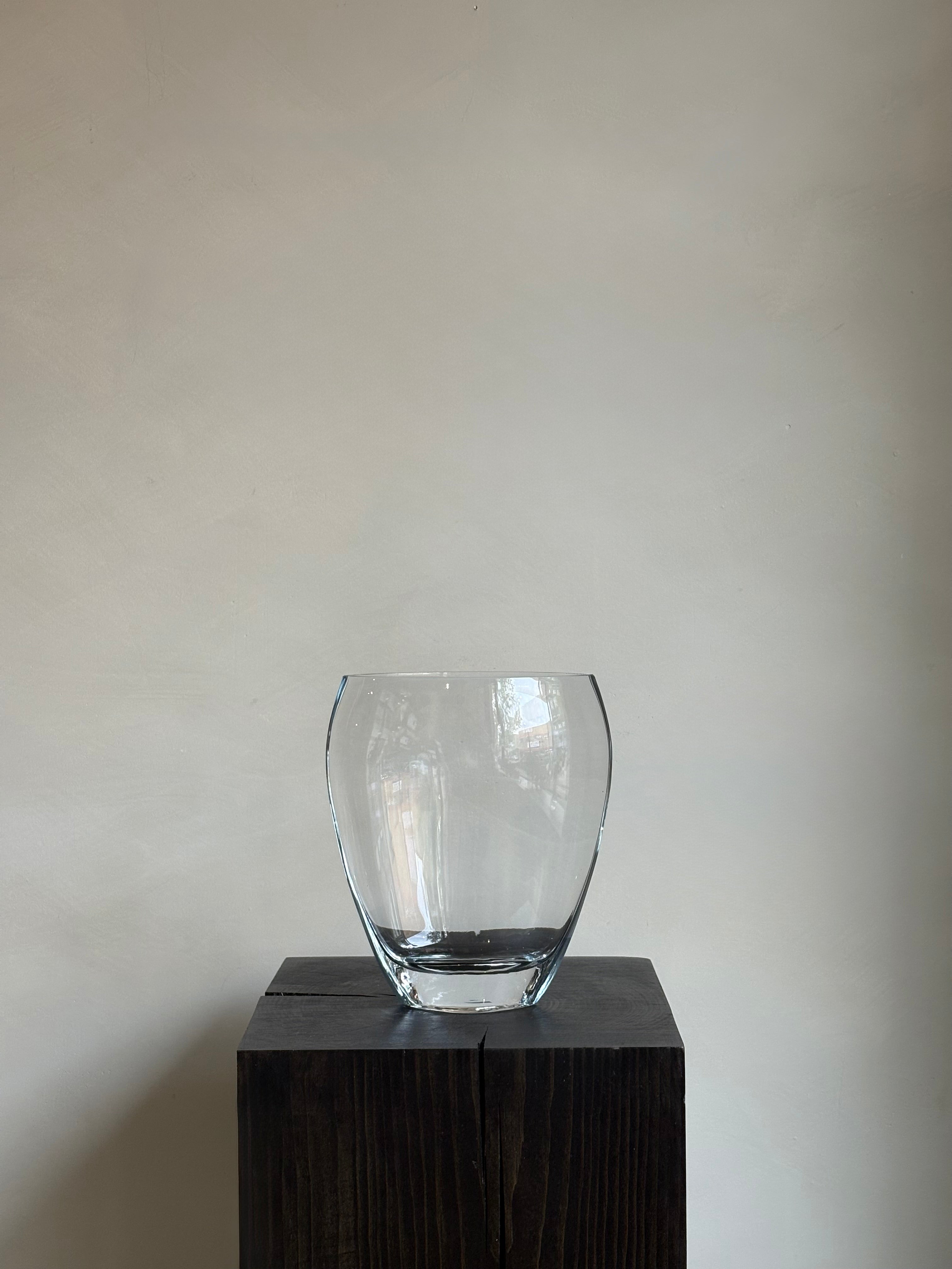 OVAL GLASS VASE
