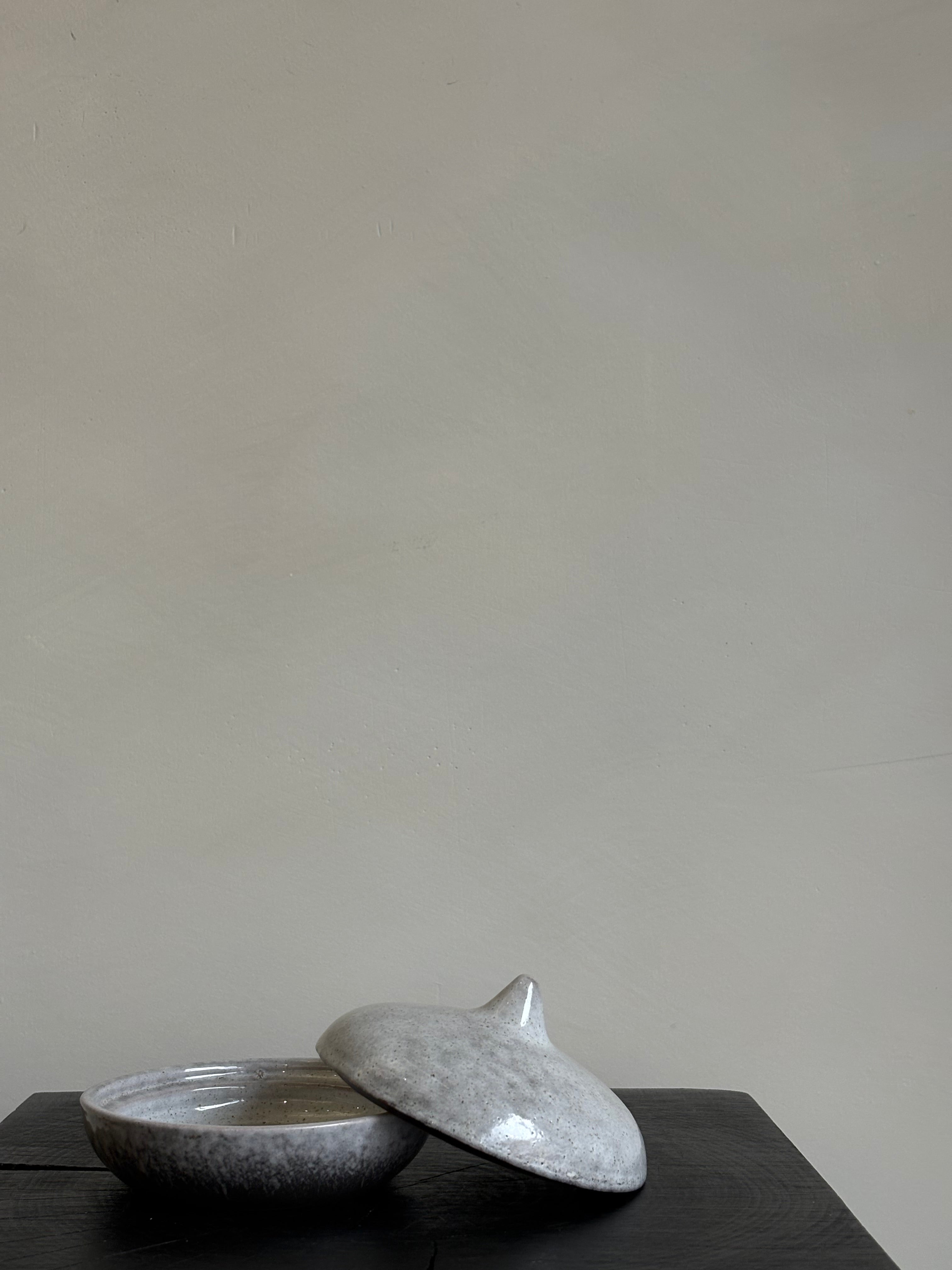 STONEWARE DISH