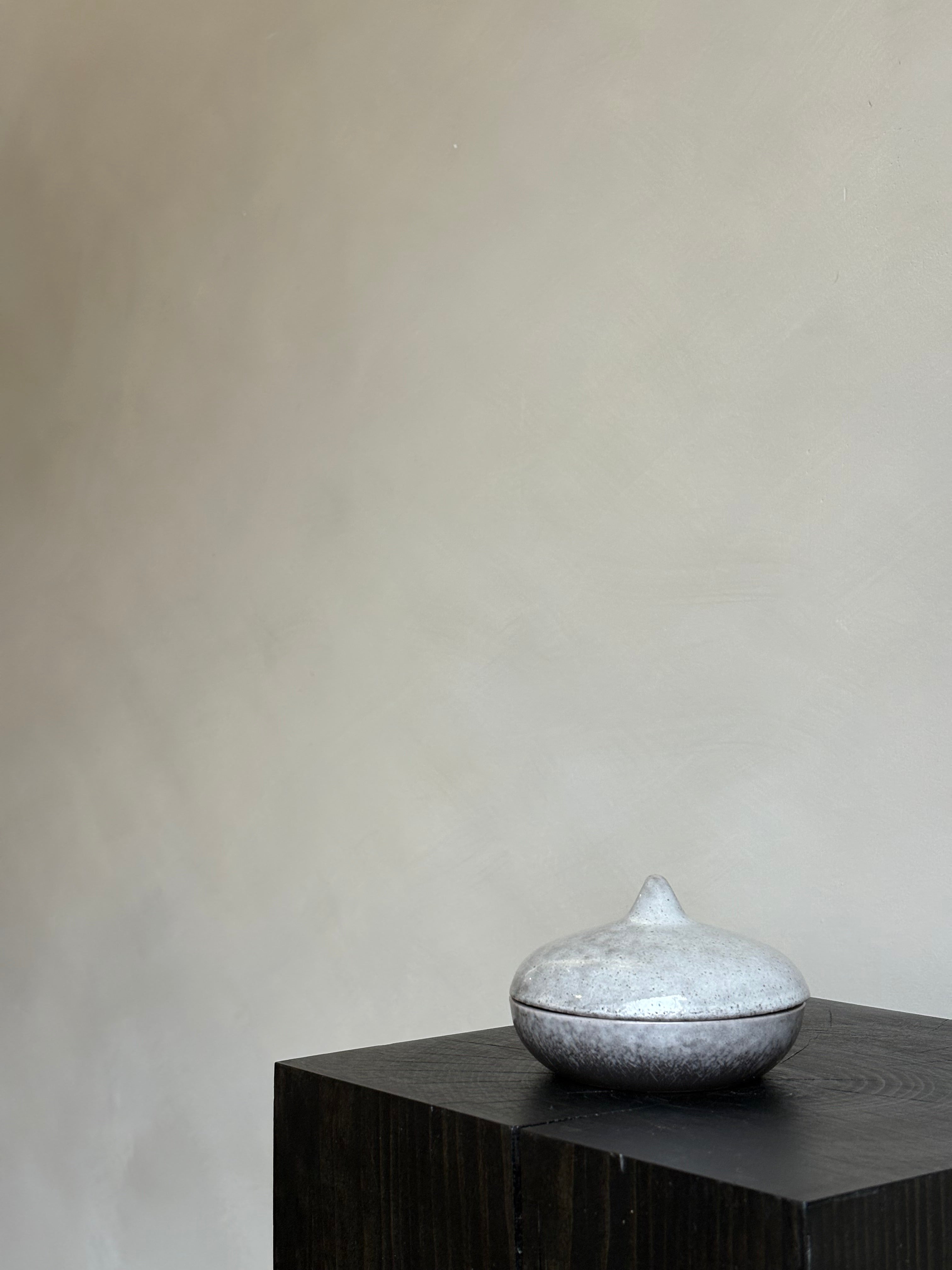 STONEWARE DISH