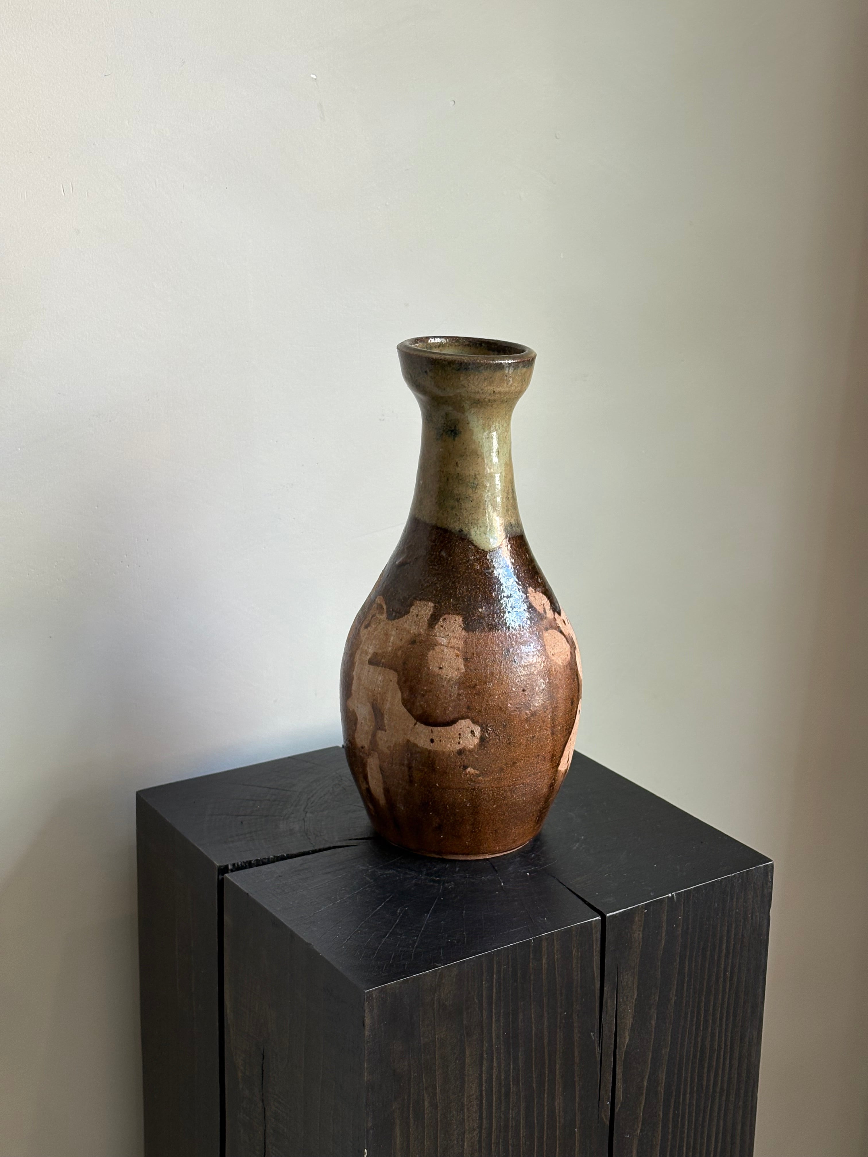HANDCRAFTED VASE