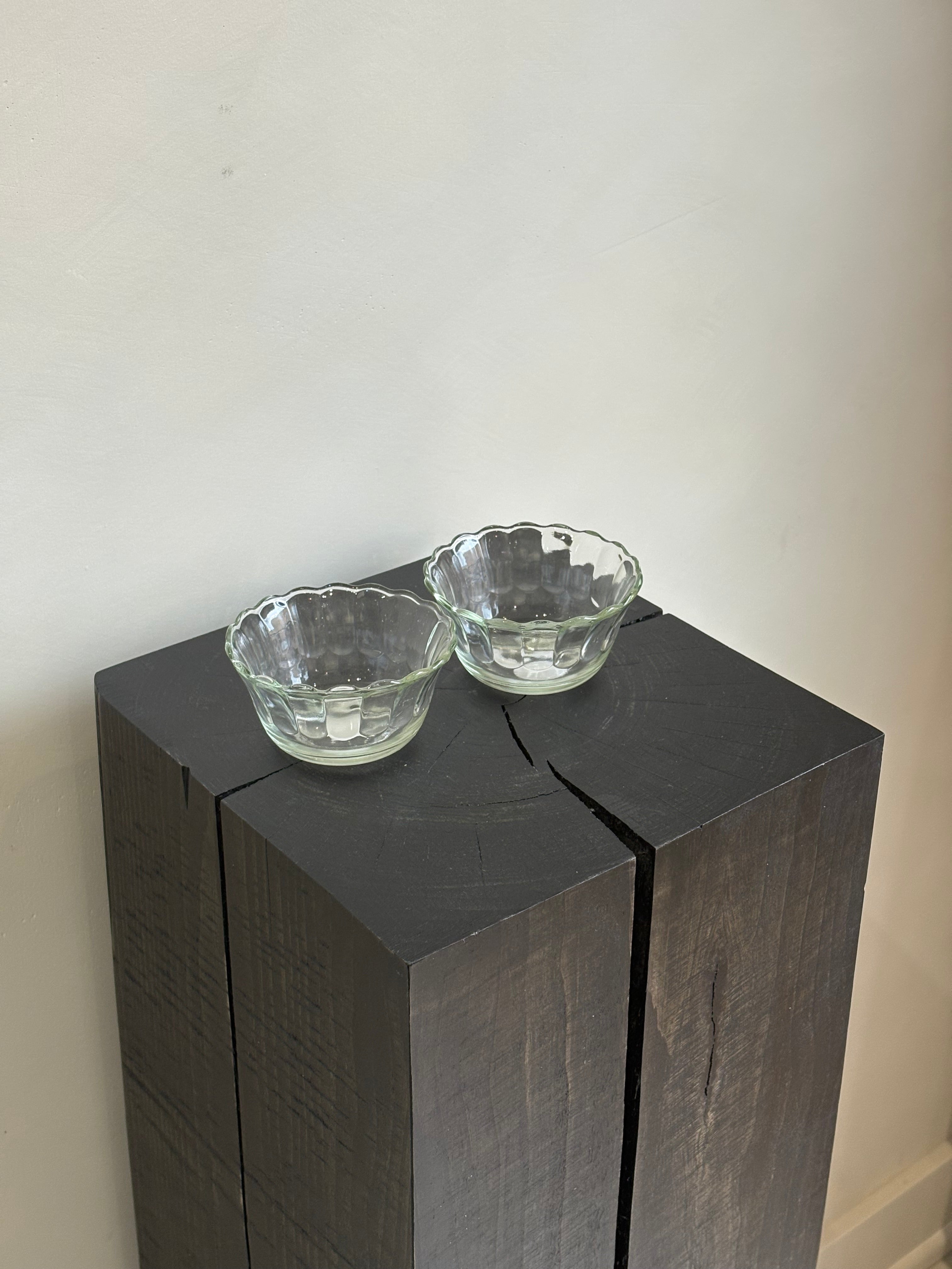 SMALL GLASS BOWL