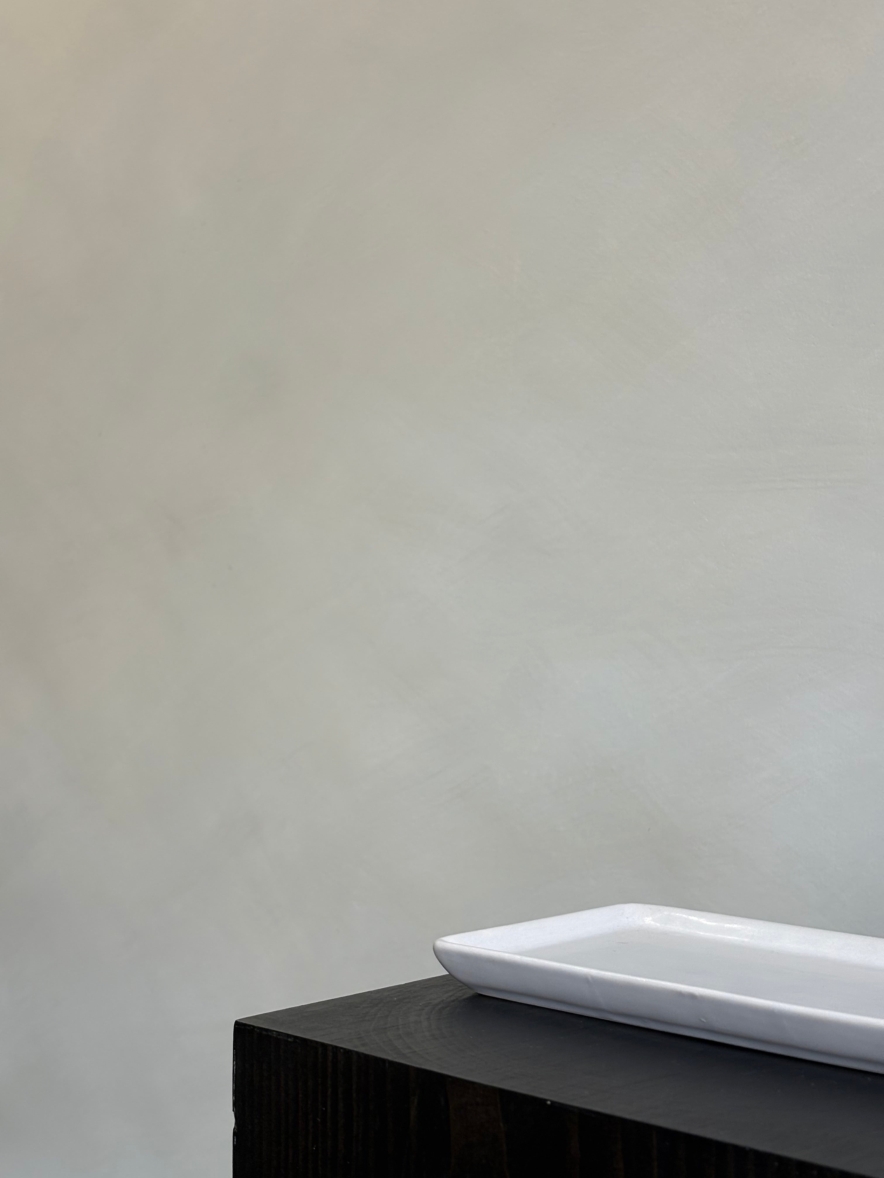 WHITE CERAMIC TRAY