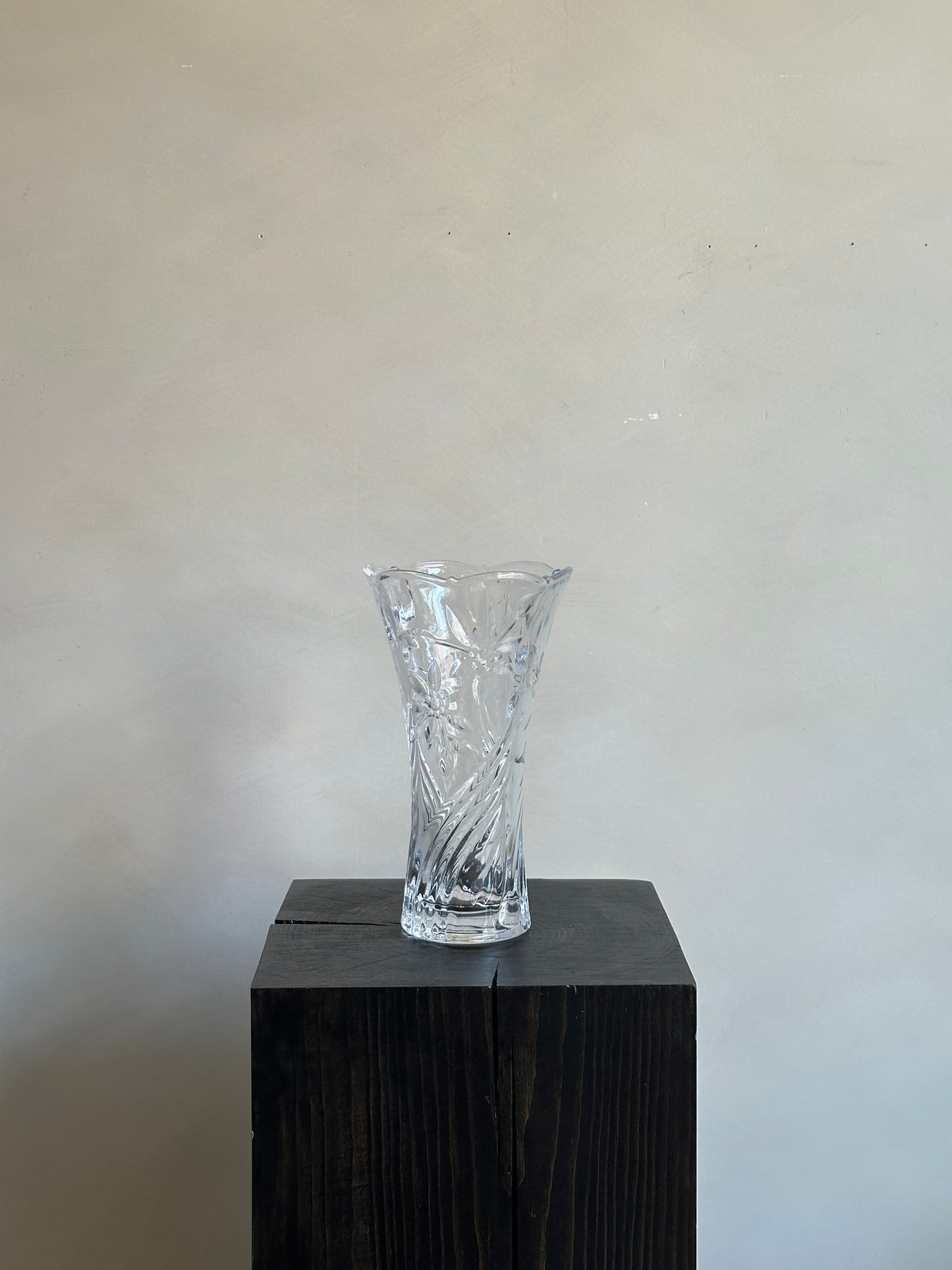 FLORAL GLASS VASE