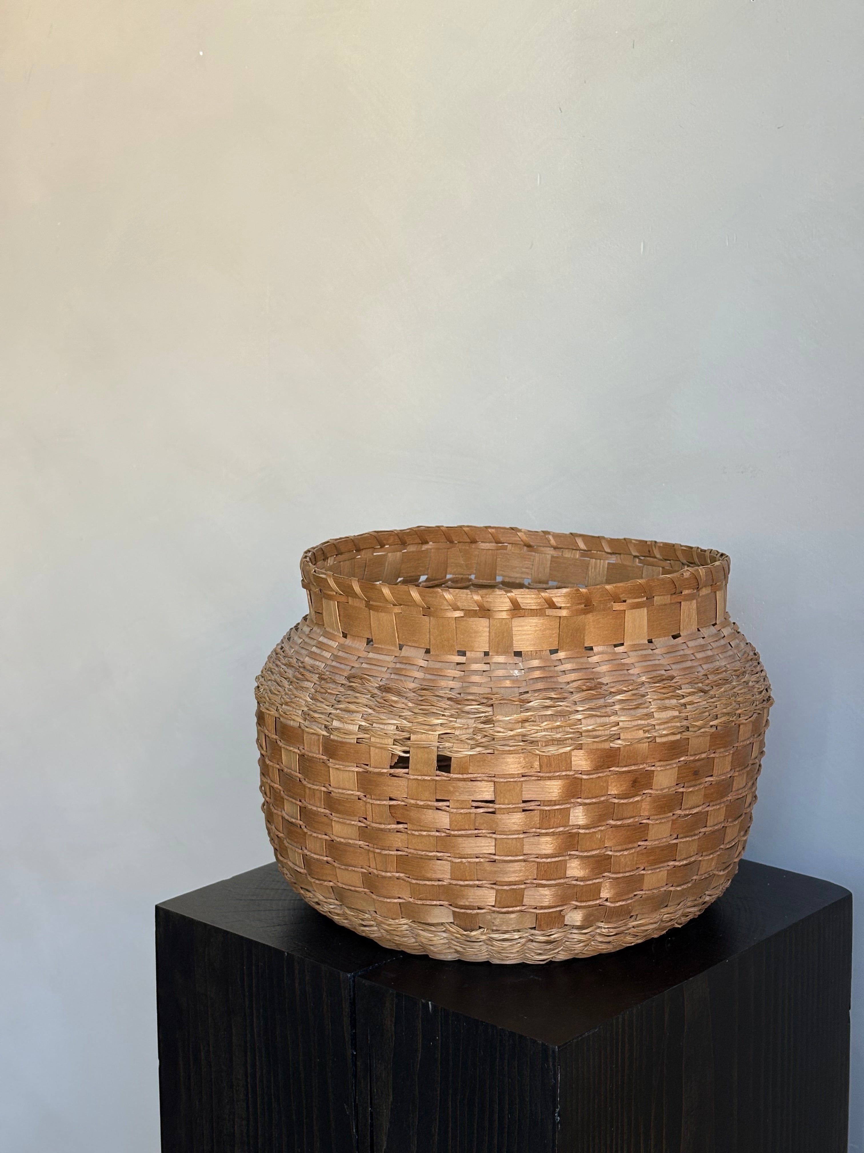 ROUND BASKET