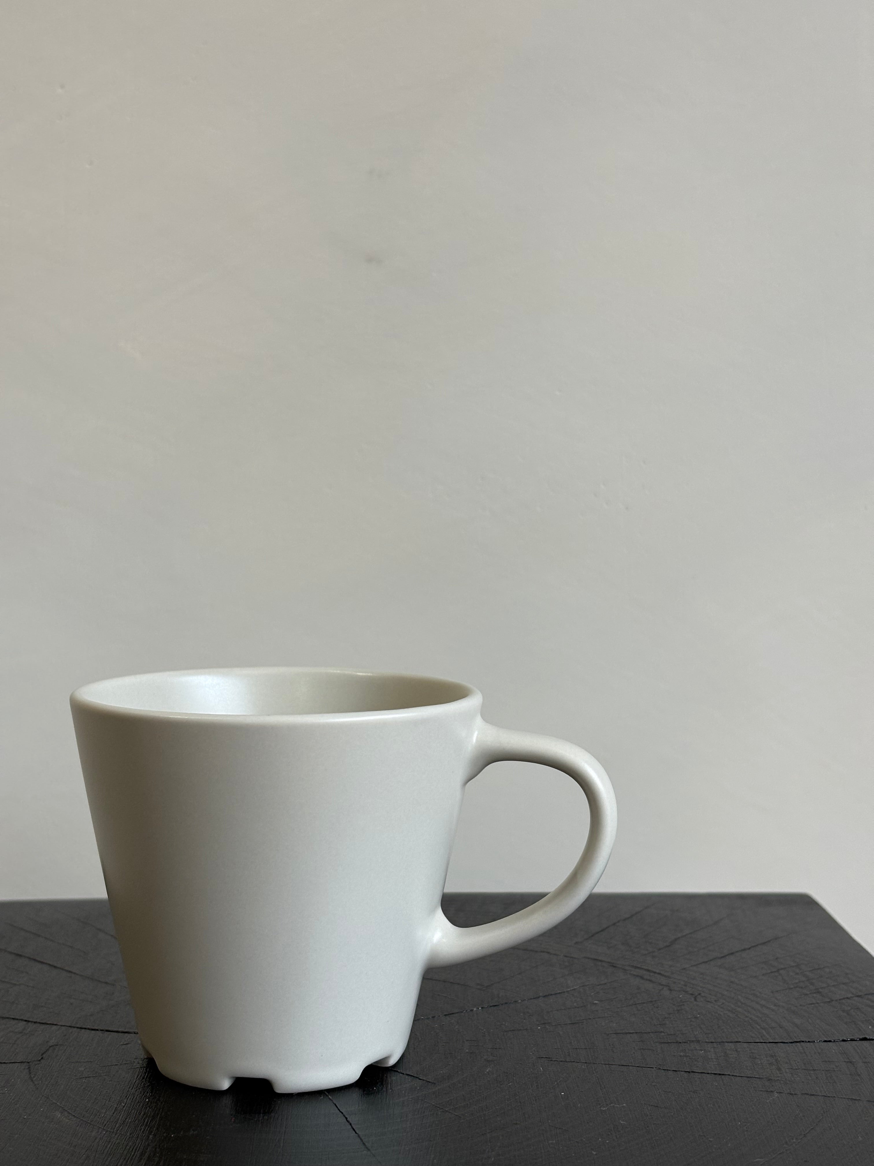 BEIGE MUG