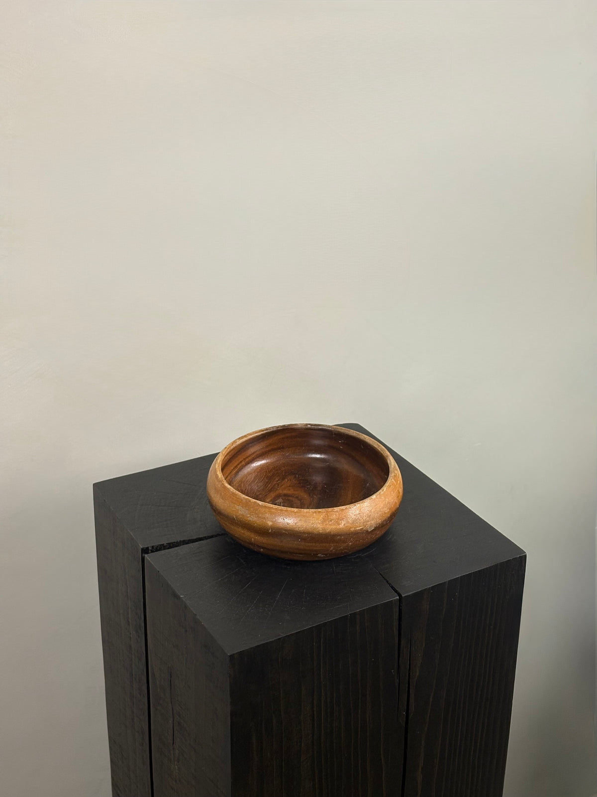 MULTI TONED WOOD BOWL