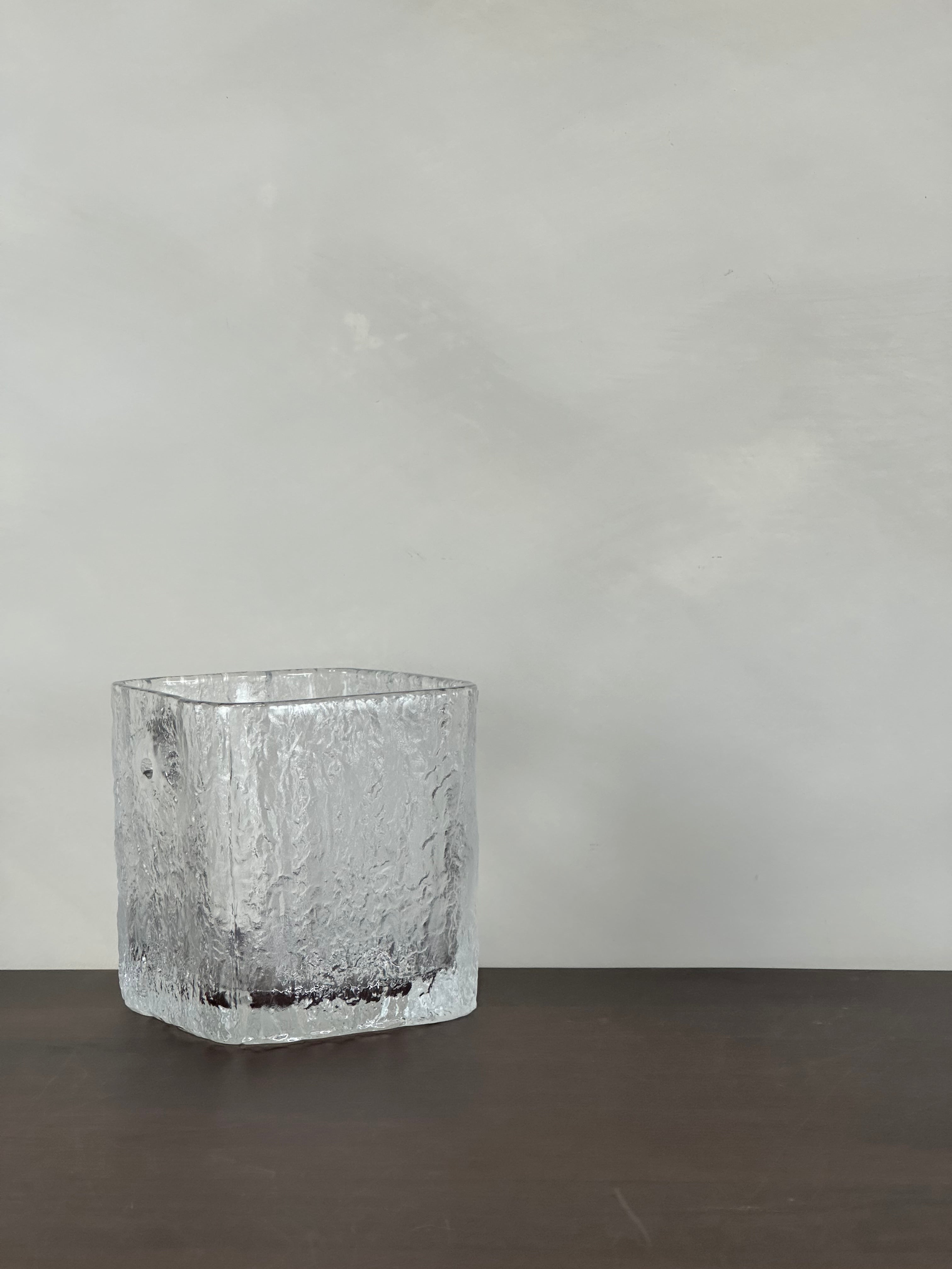 FROSTED ICE BUCKET