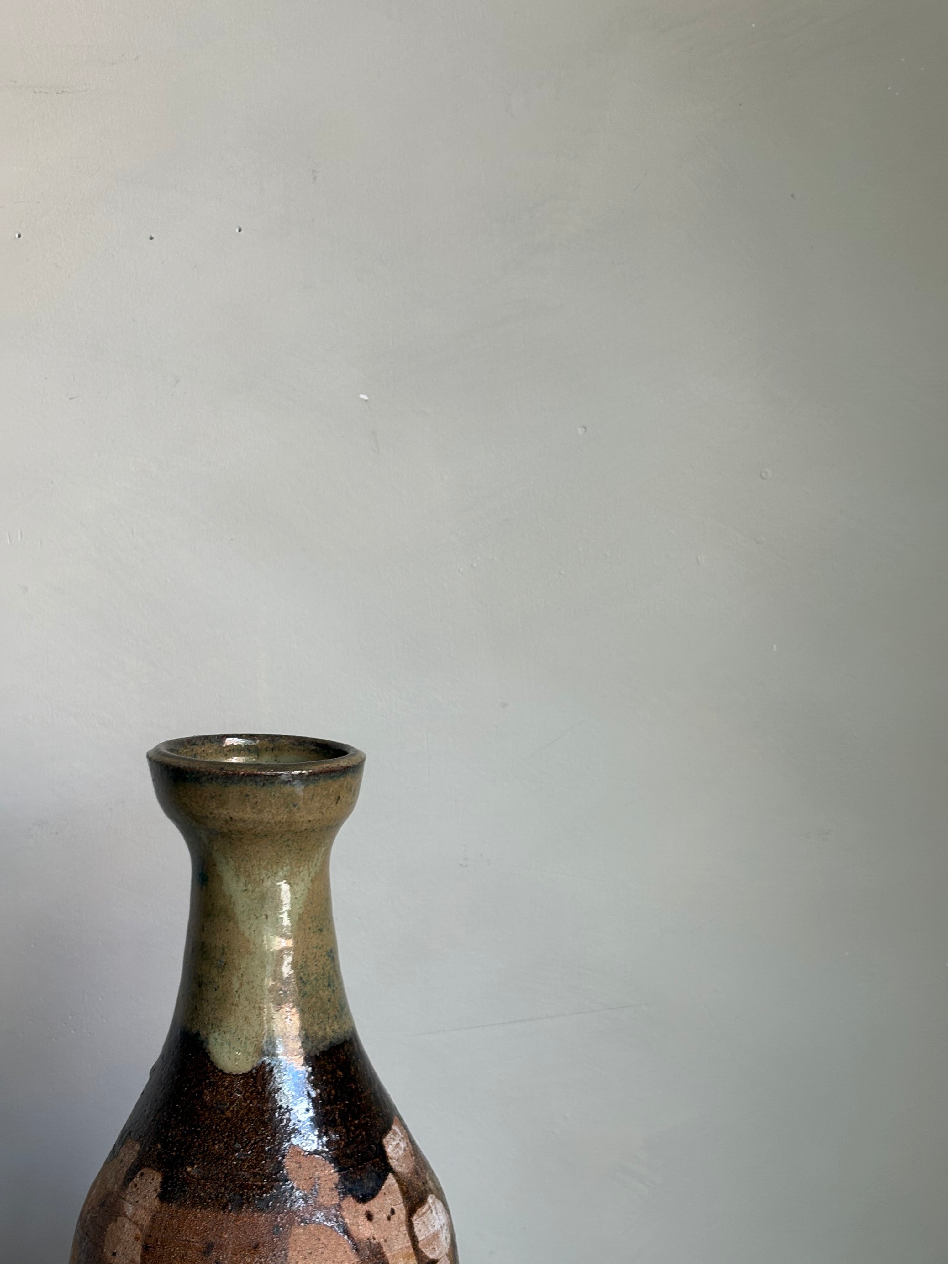 HANDCRAFTED VASE