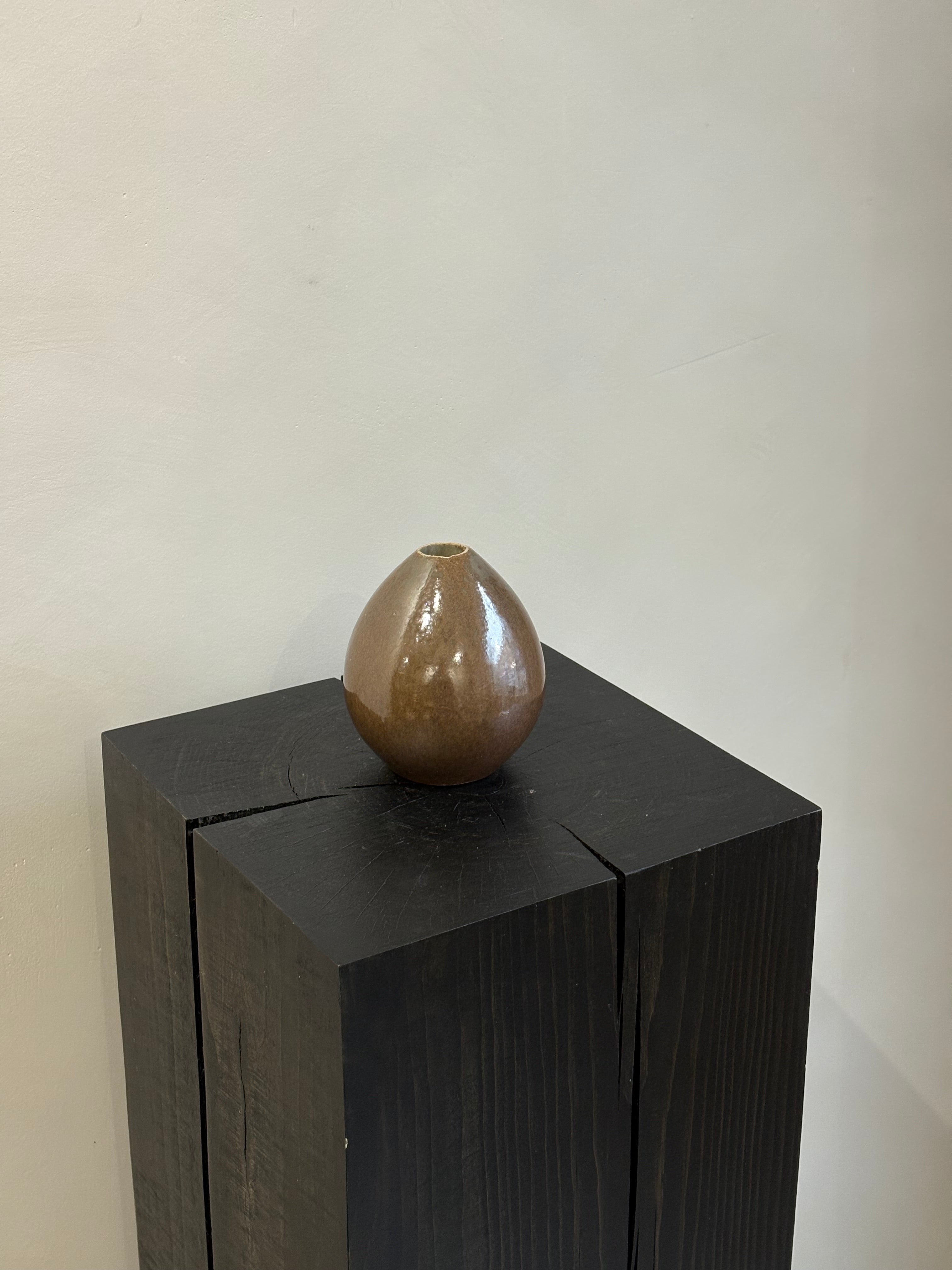 BABY BROWN VASE