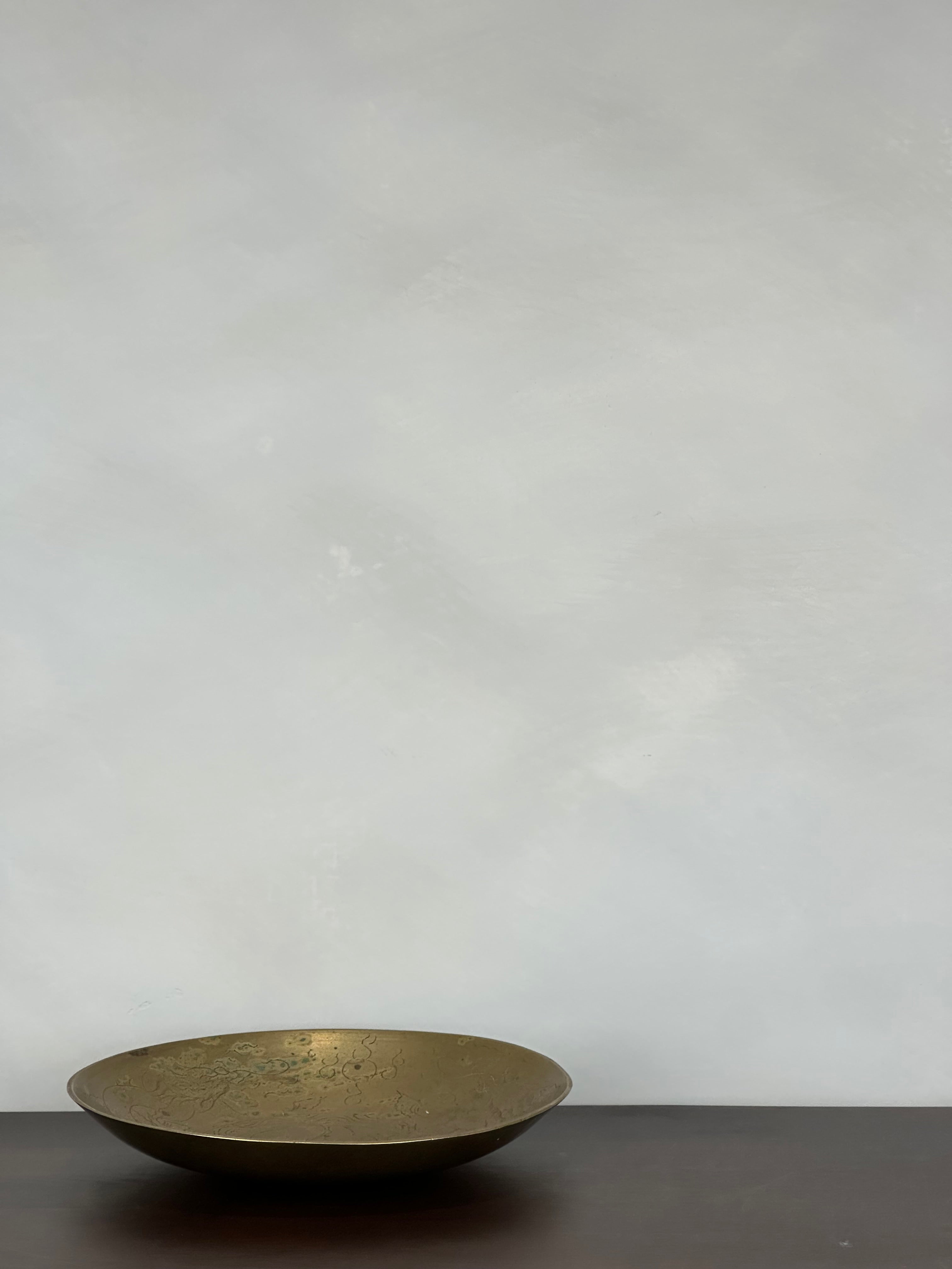 TEXTURED BRASS BOWL