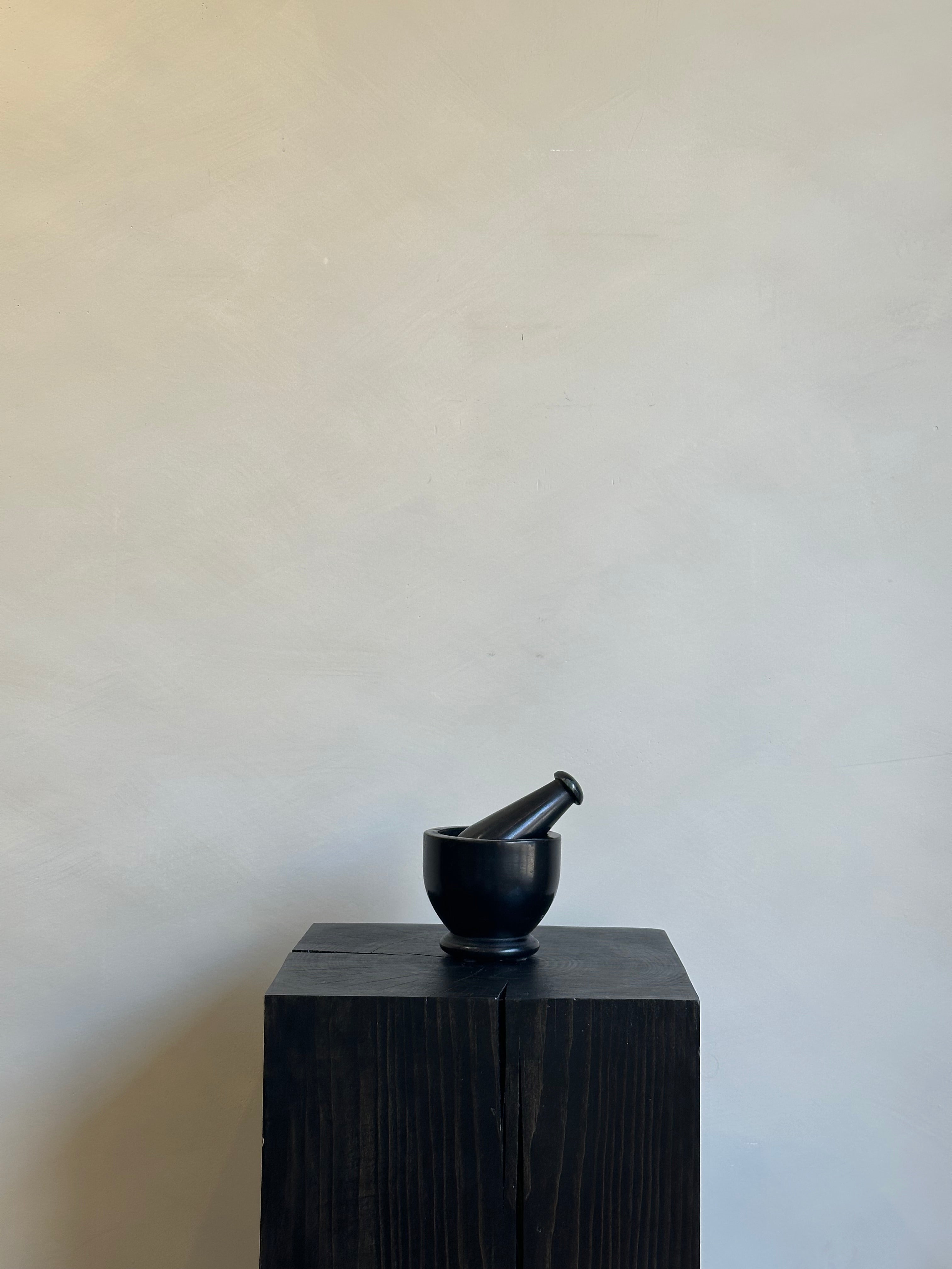 PESTLE + MORTAR STEATITE BLACK