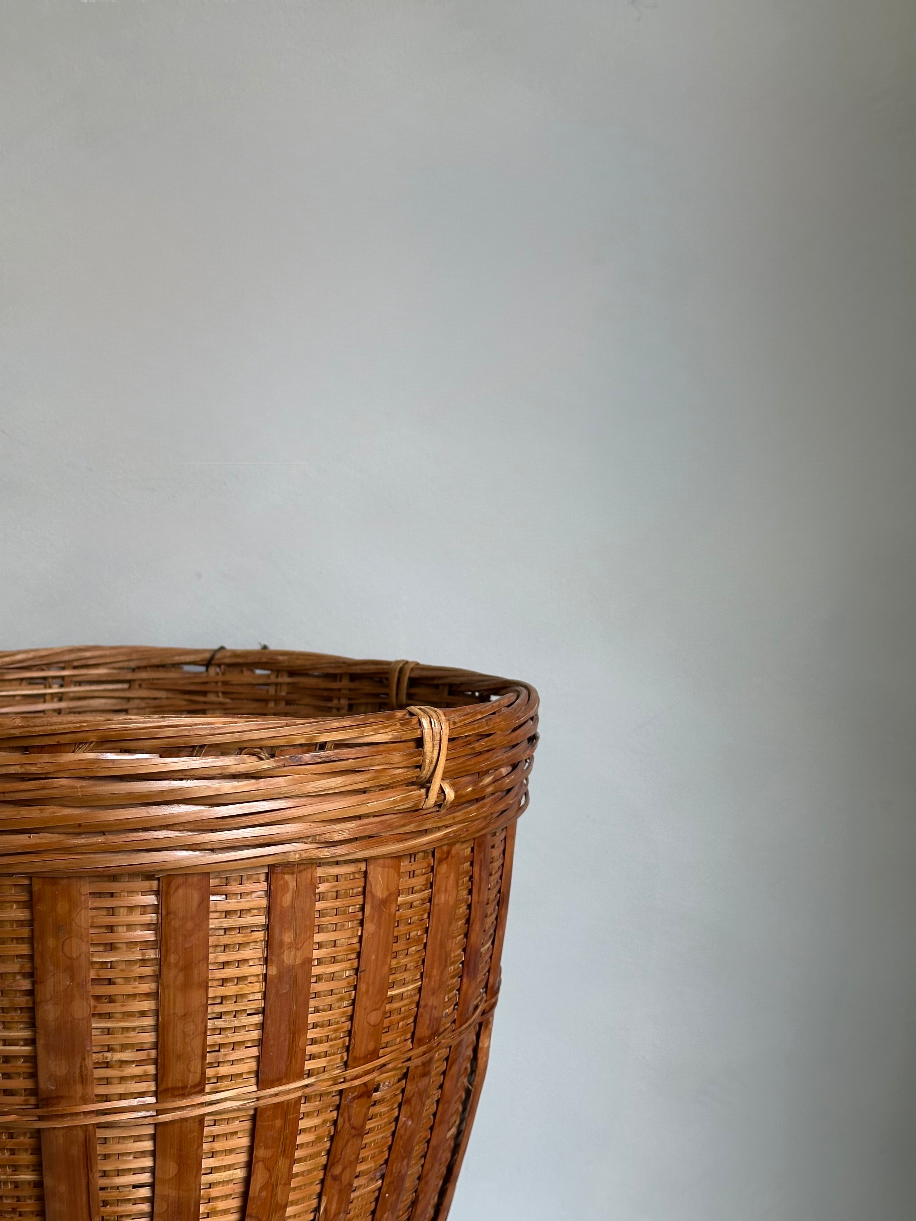 ROUND BASKET